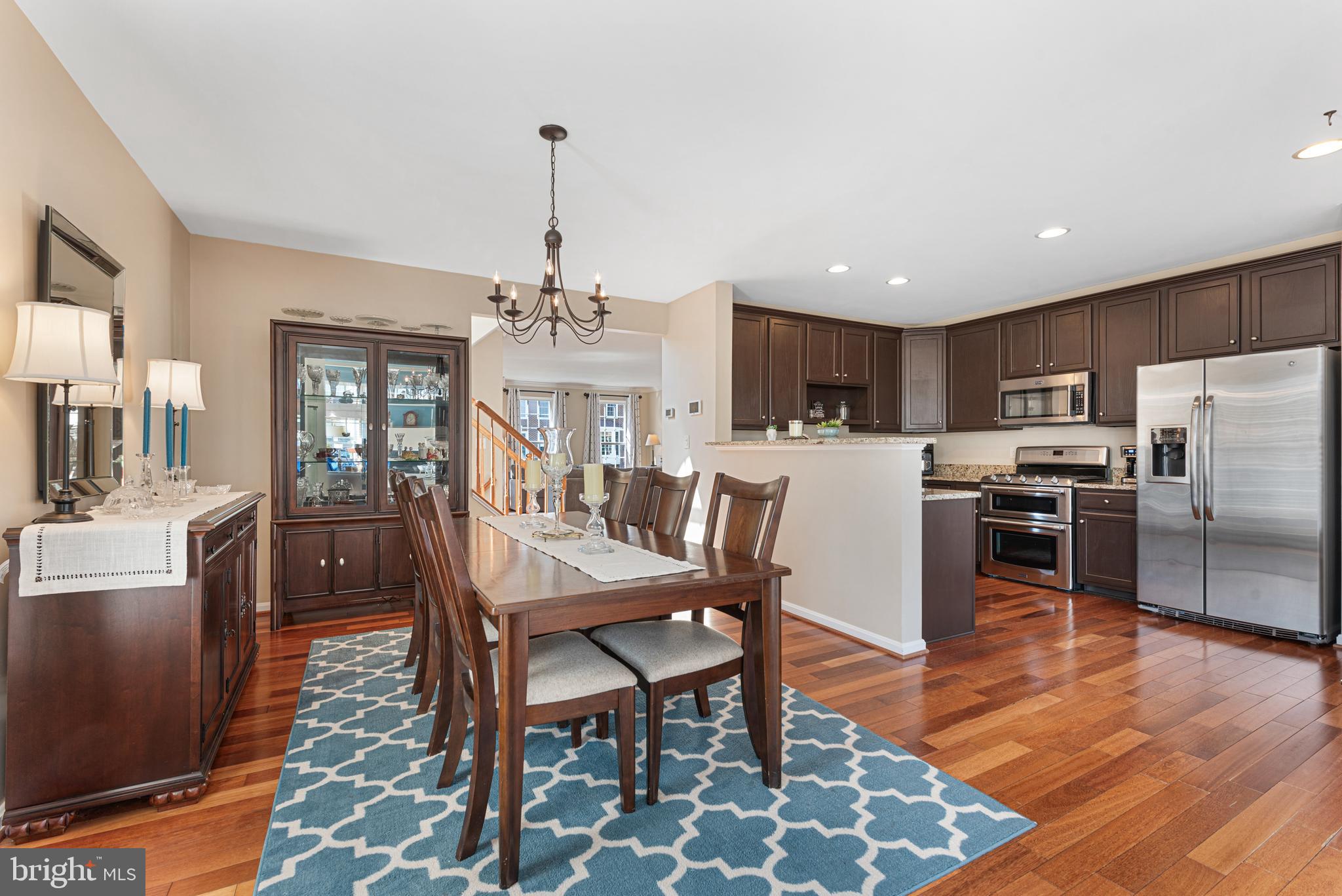 SOUTH RIDING - Residential