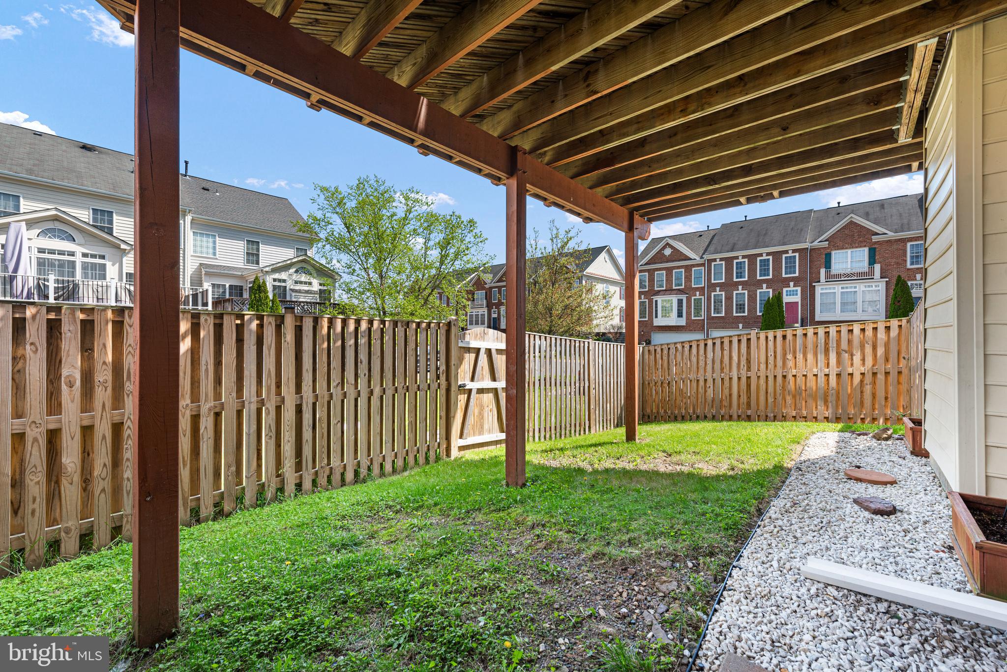 SOUTH RIDING - Residential