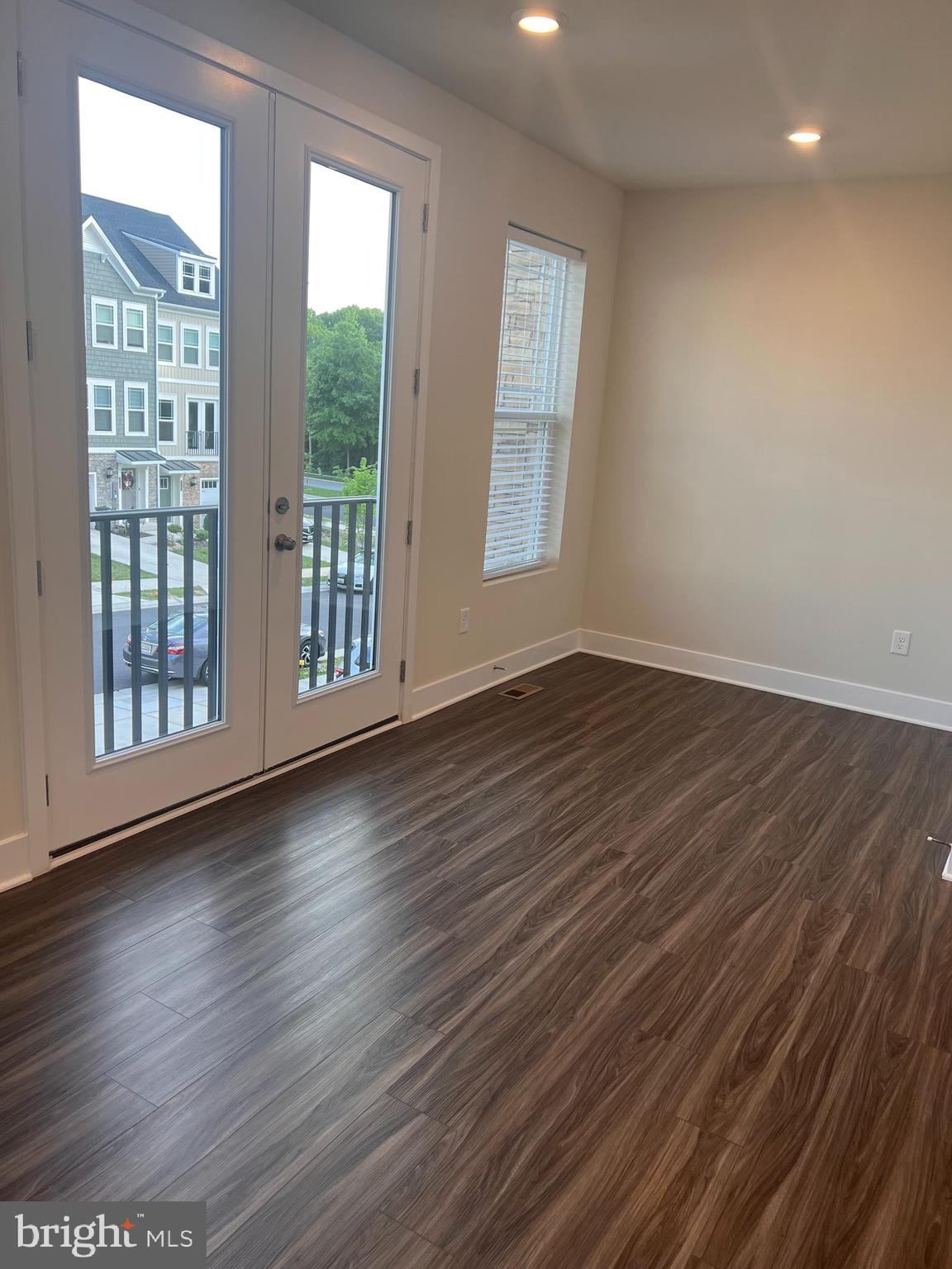 WATER'S LANDING - Residential Lease