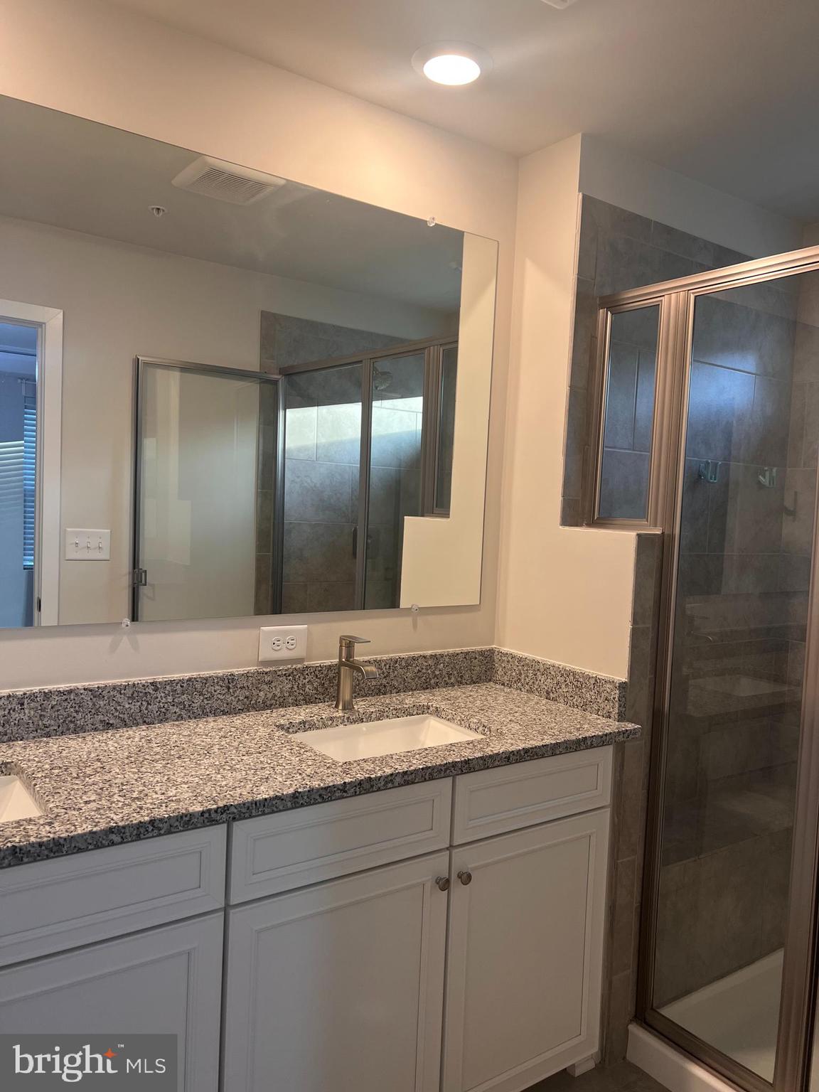 WATER'S LANDING - Residential Lease