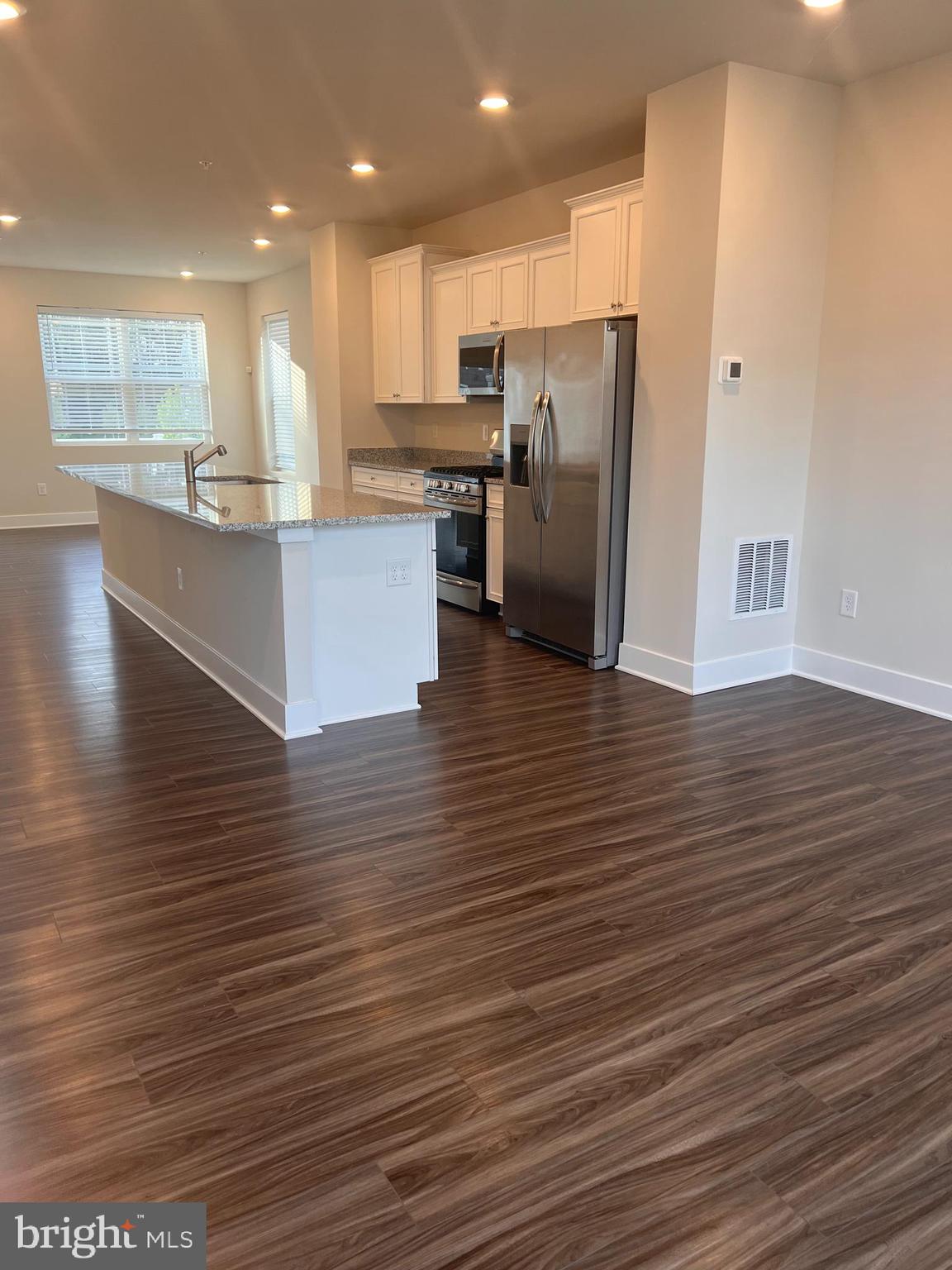 WATER'S LANDING - Residential Lease