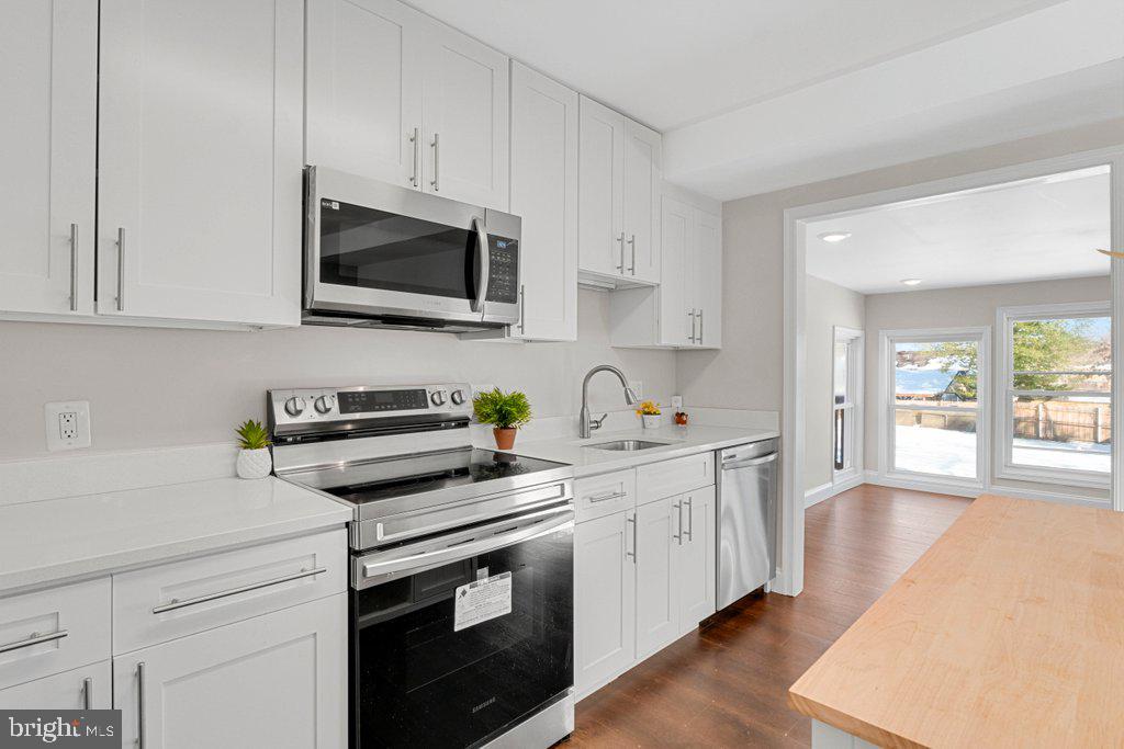 SURRATTS MANOR - Residential