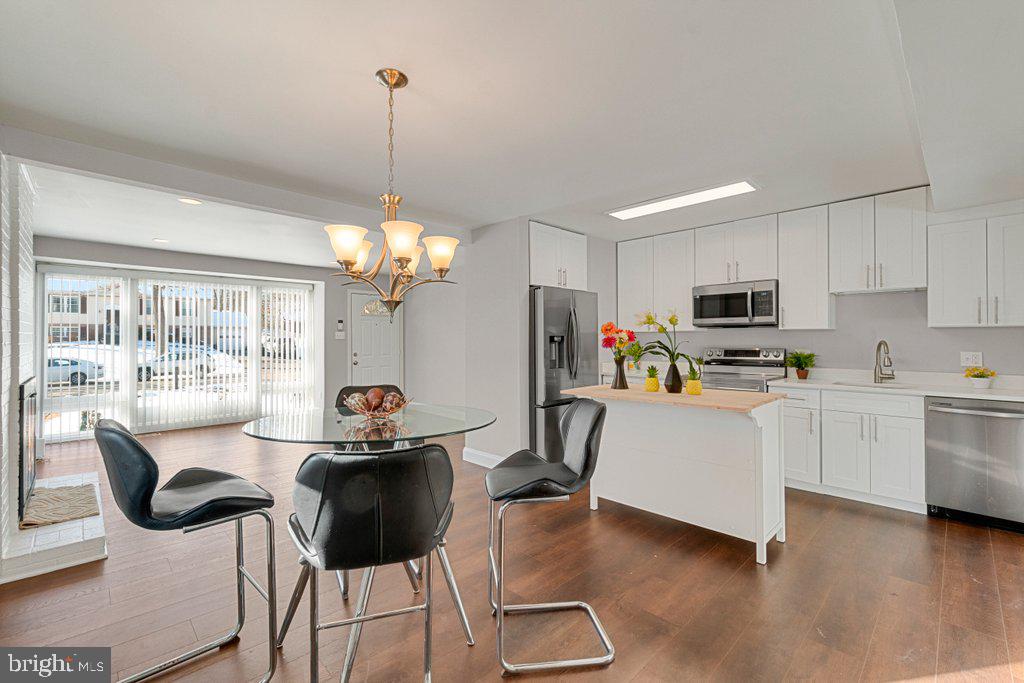 SURRATTS MANOR - Residential