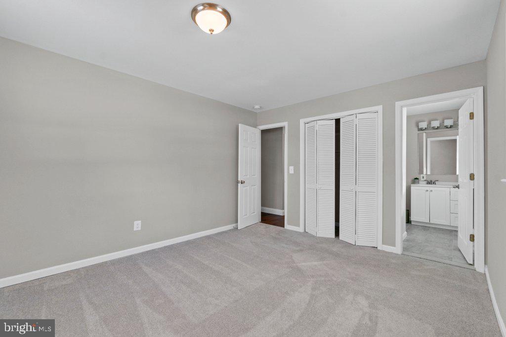 SURRATTS MANOR - Residential