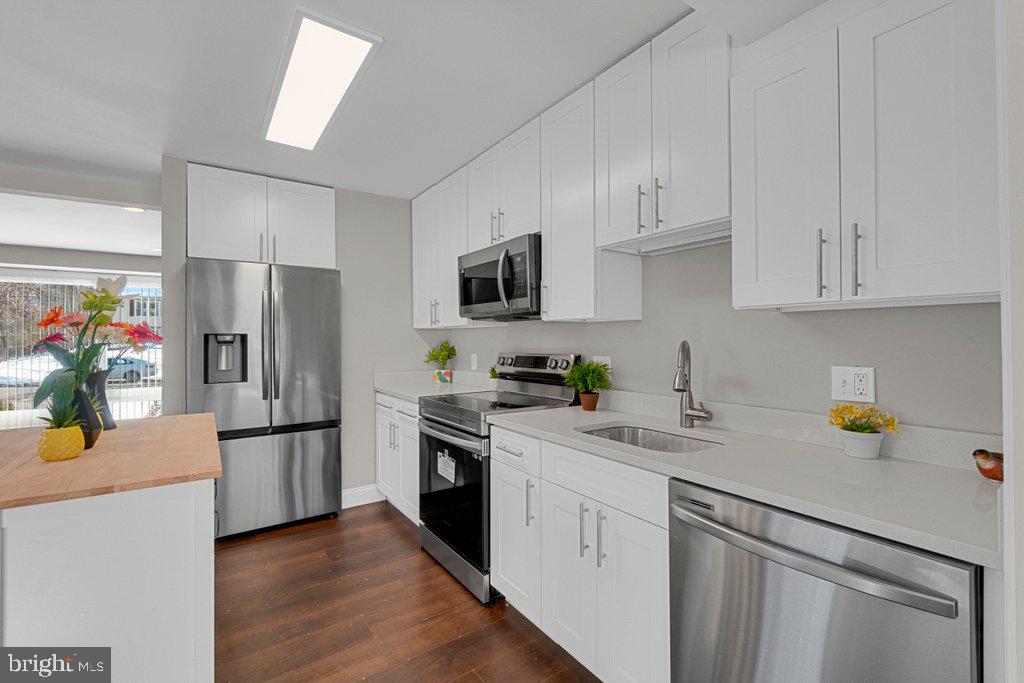 SURRATTS MANOR - Residential