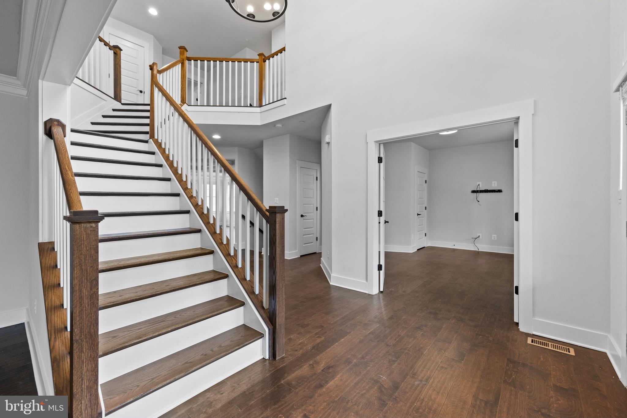 HUNTINGTON RIDGE - Residential