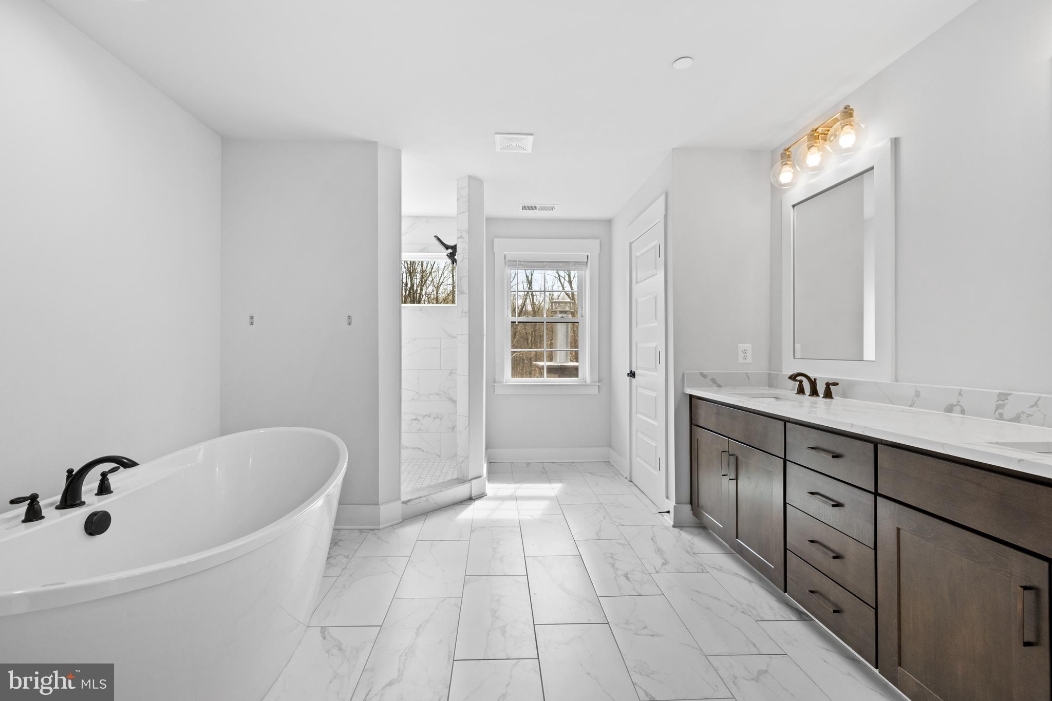 HUNTINGTON RIDGE - Residential