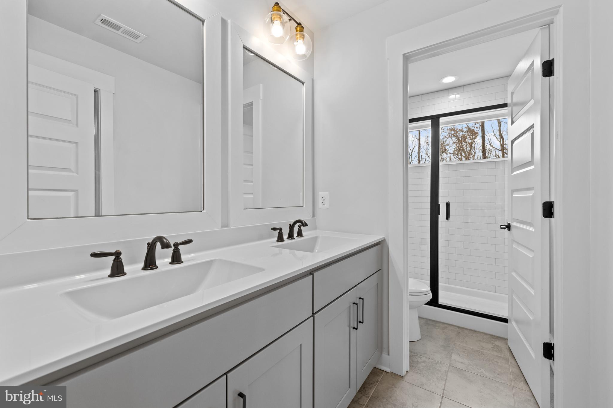 HUNTINGTON RIDGE - Residential