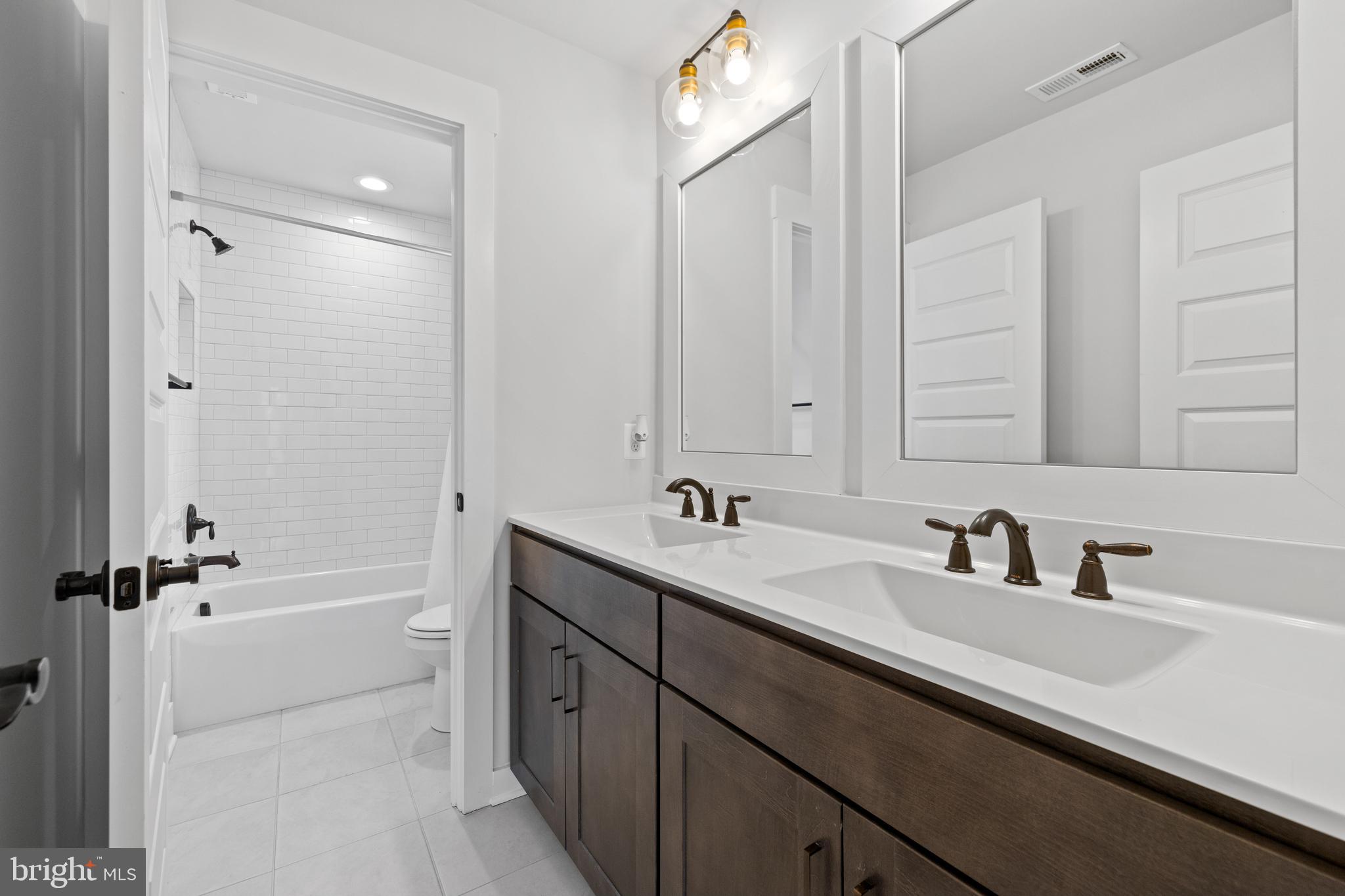 HUNTINGTON RIDGE - Residential