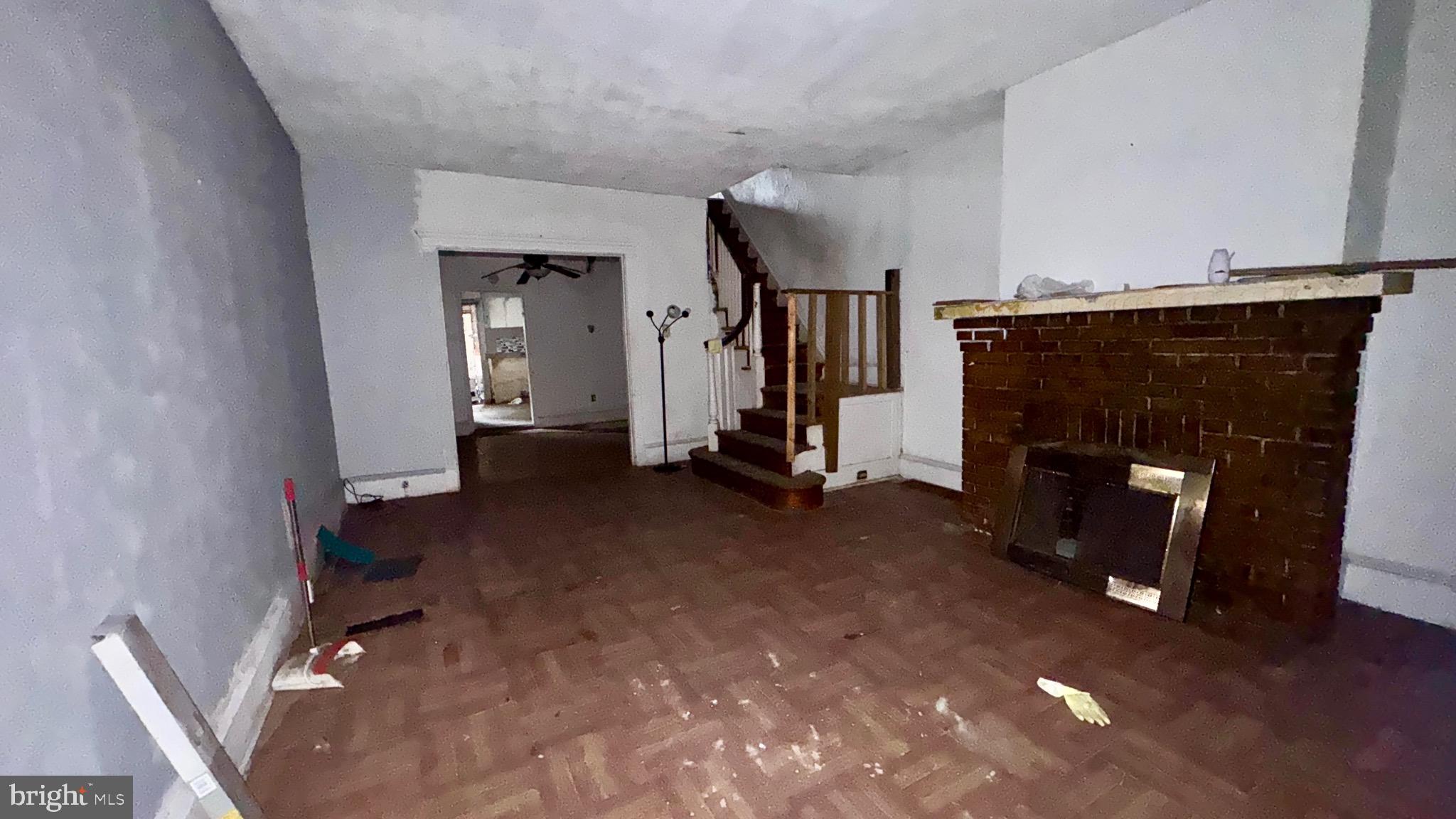 STRAWBERRY MANSION - Residential