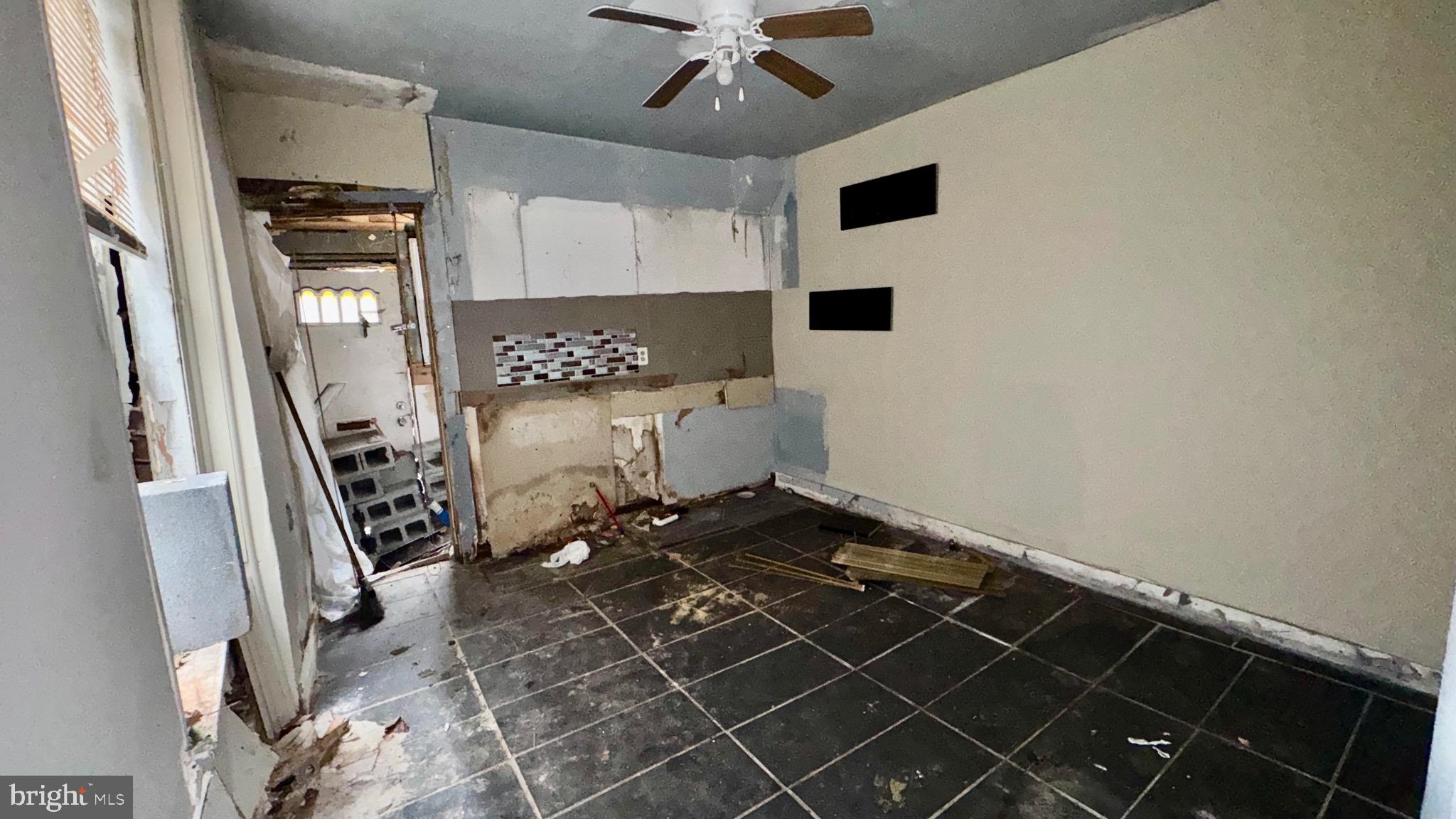 STRAWBERRY MANSION - Residential