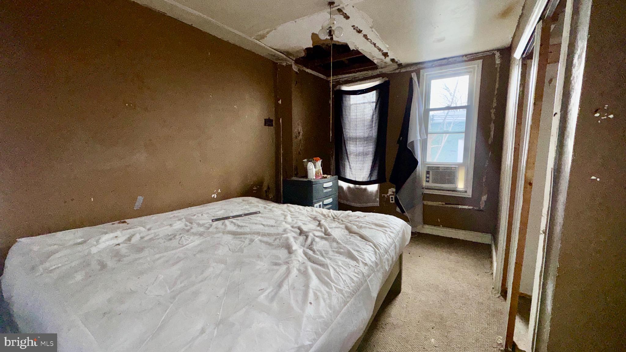 STRAWBERRY MANSION - Residential