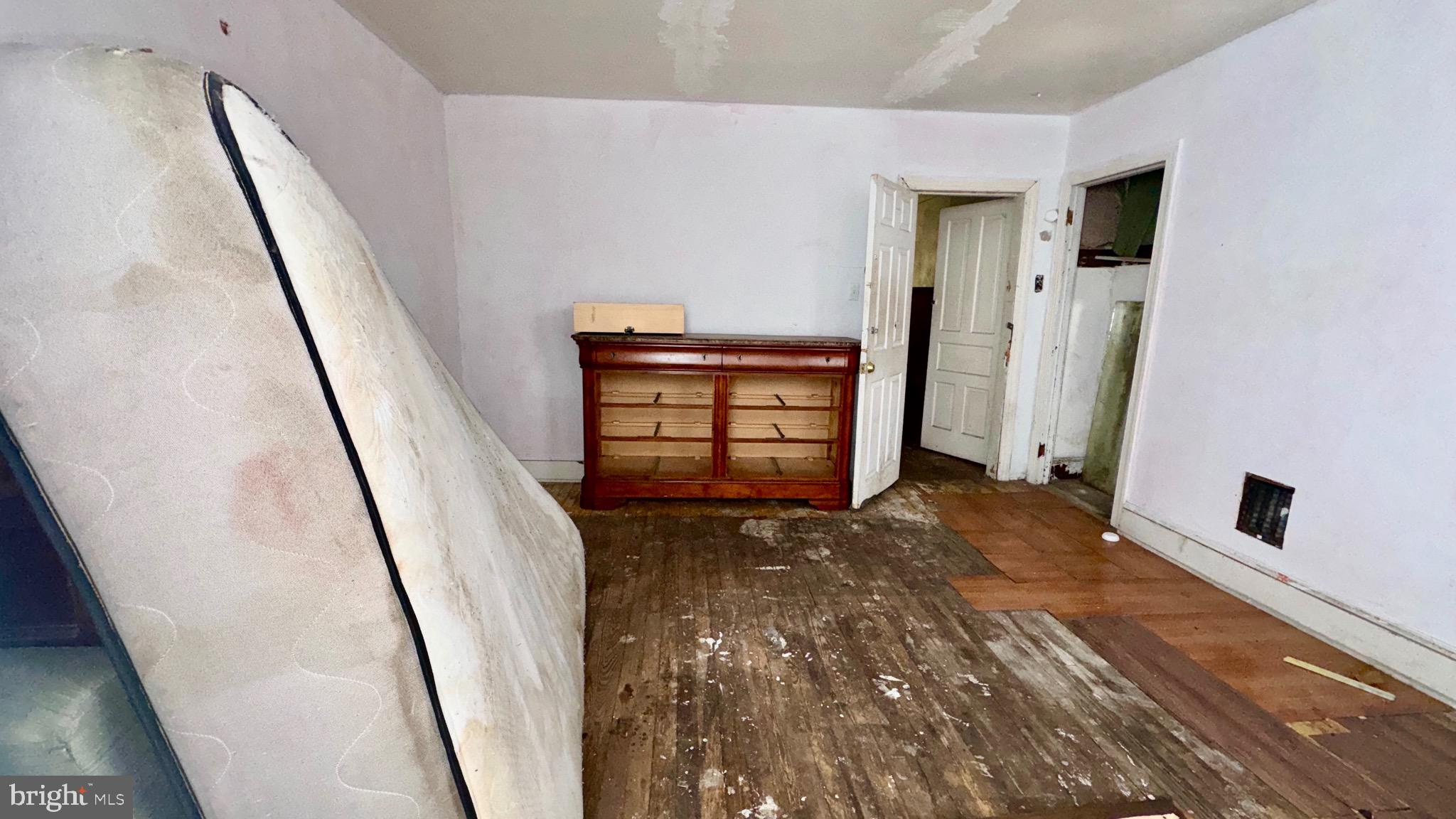 STRAWBERRY MANSION - Residential