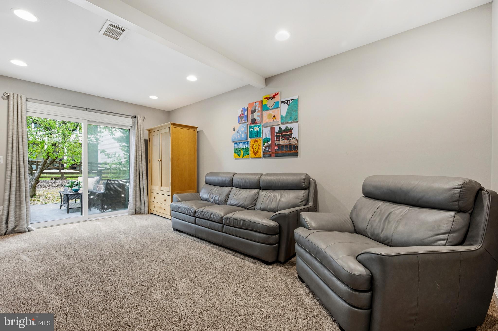 COUNTRYSIDE - Residential