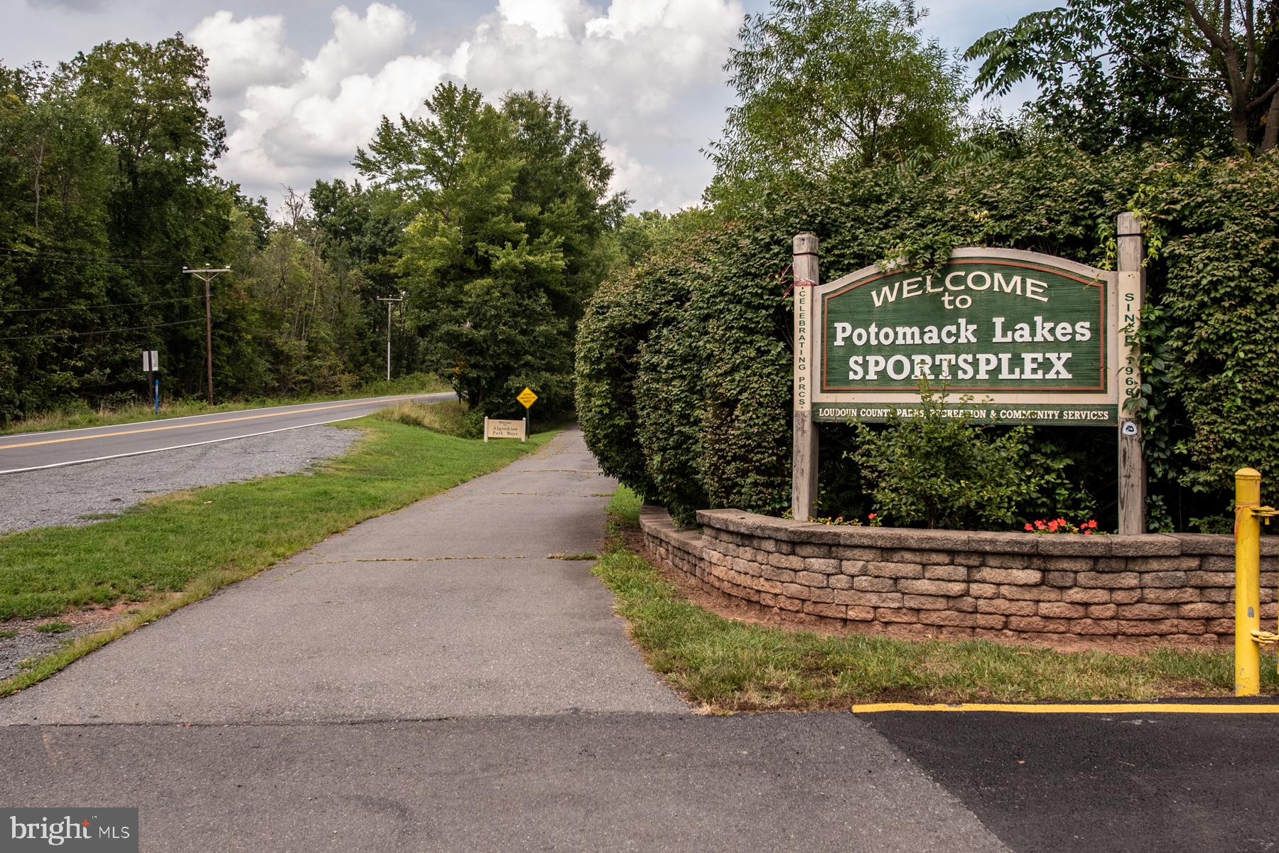 COUNTRYSIDE - Residential