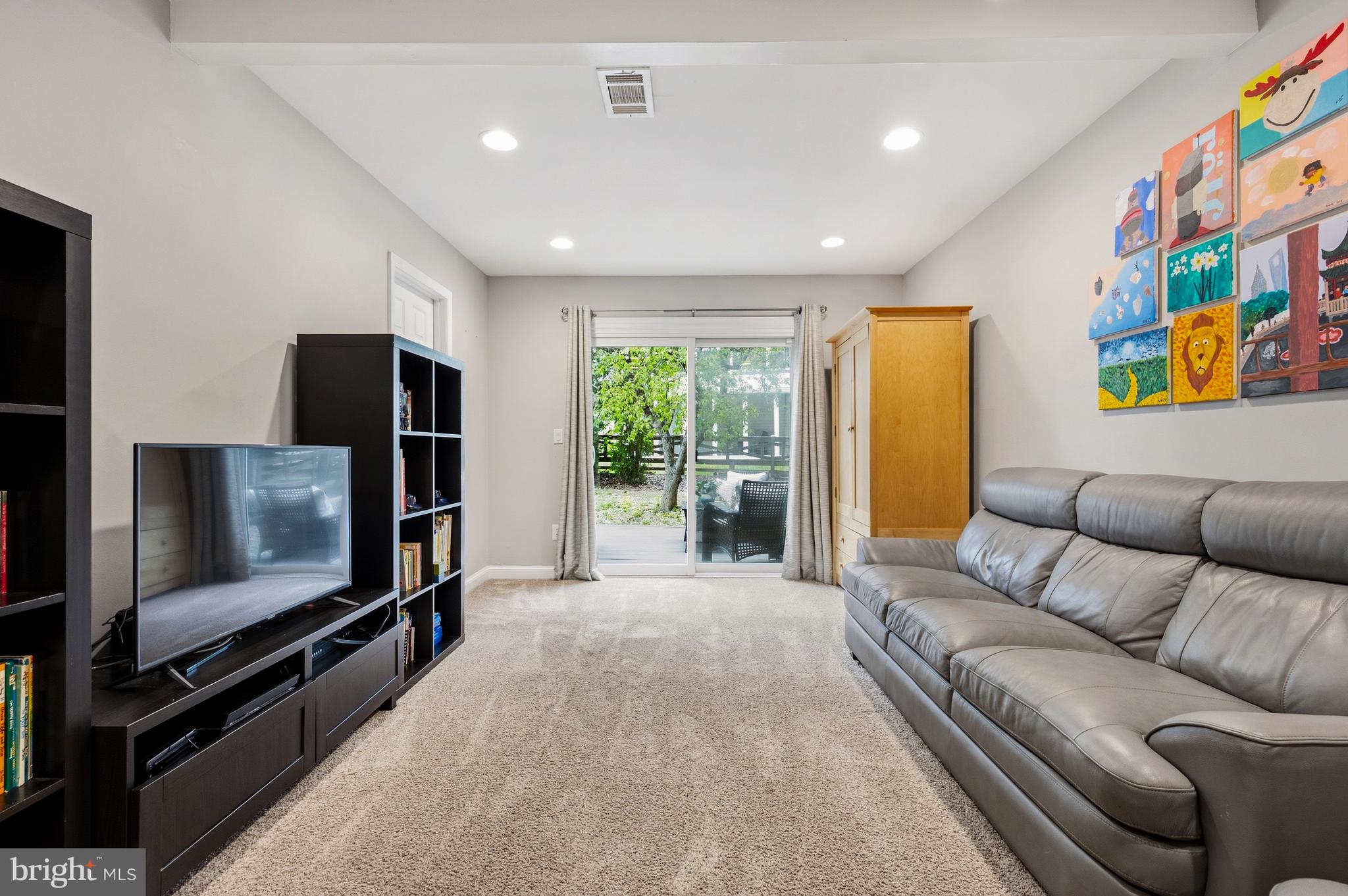 COUNTRYSIDE - Residential