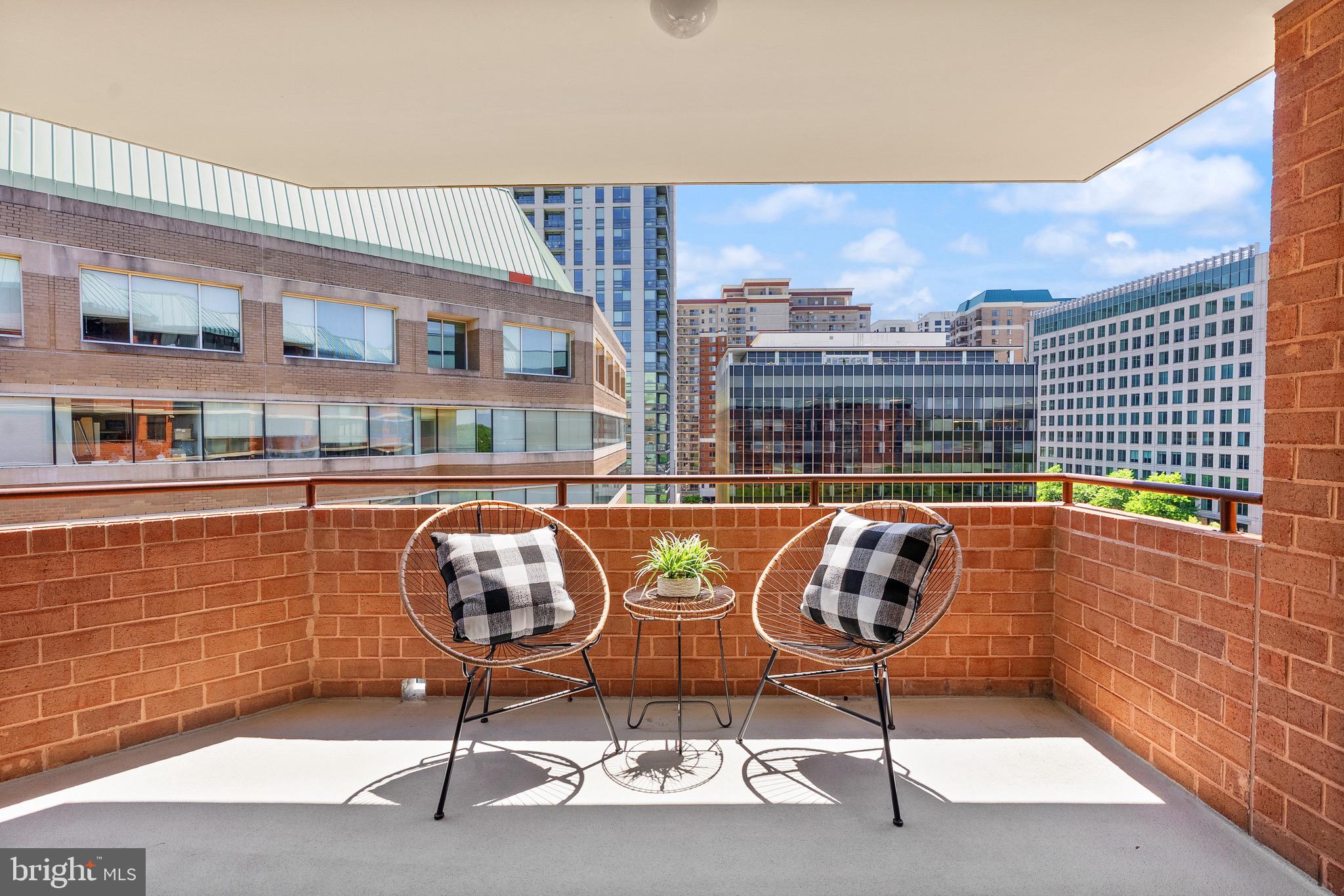 1001 N RANDOLPH STREET 820