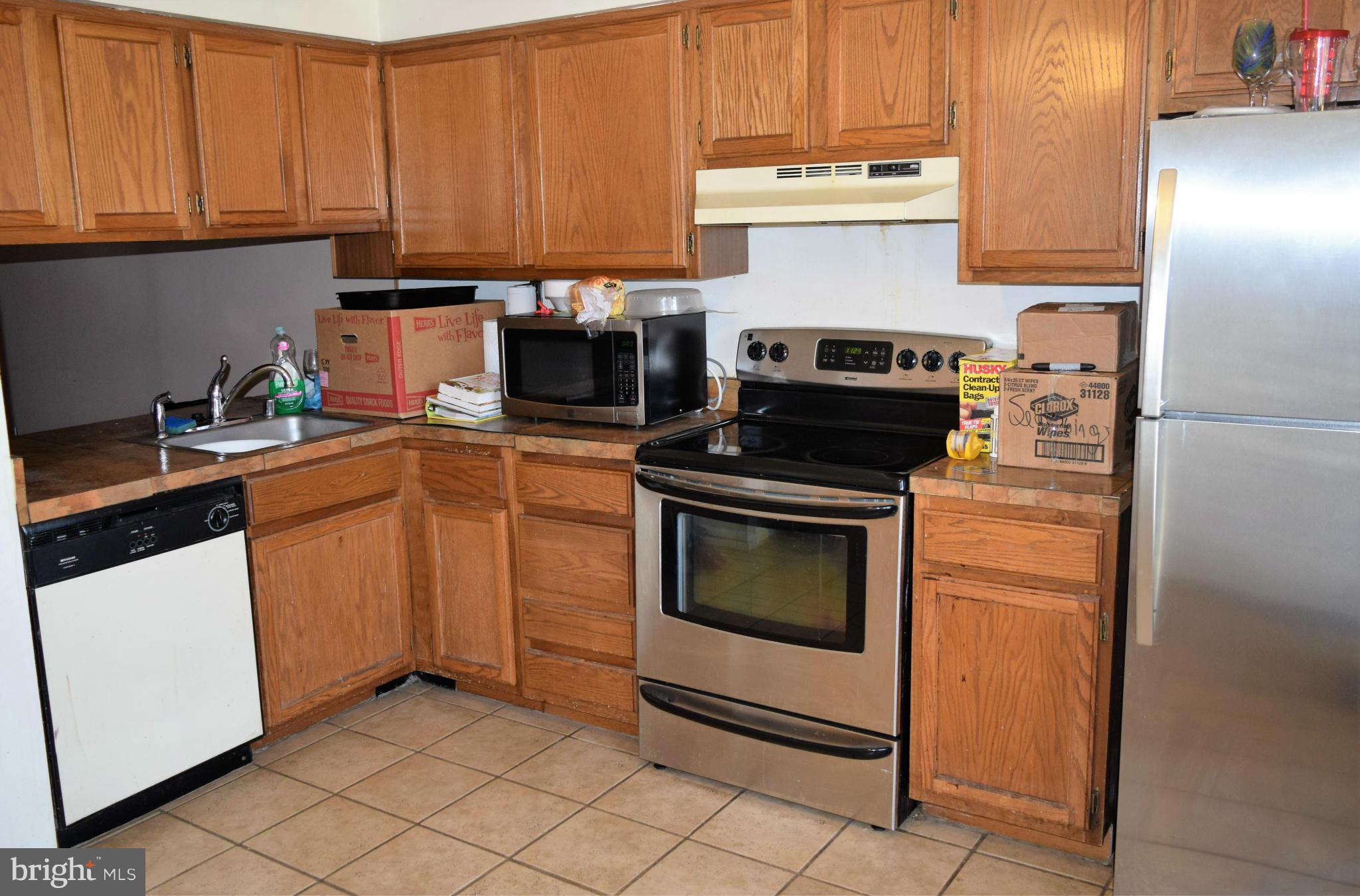 CLINTON PLAZA TOWNHOUSES - Residential