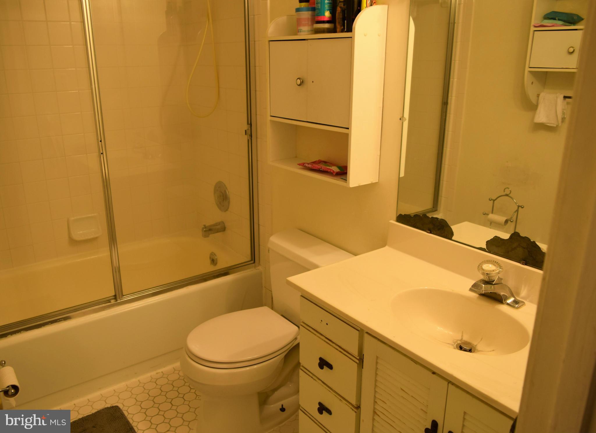 CLINTON PLAZA TOWNHOUSES - Residential