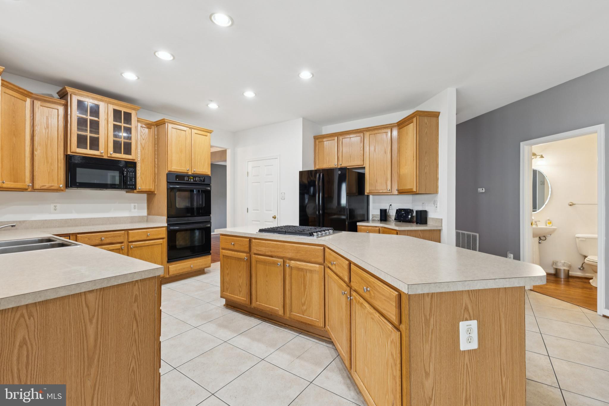 SIMMONS ACRES - Residential