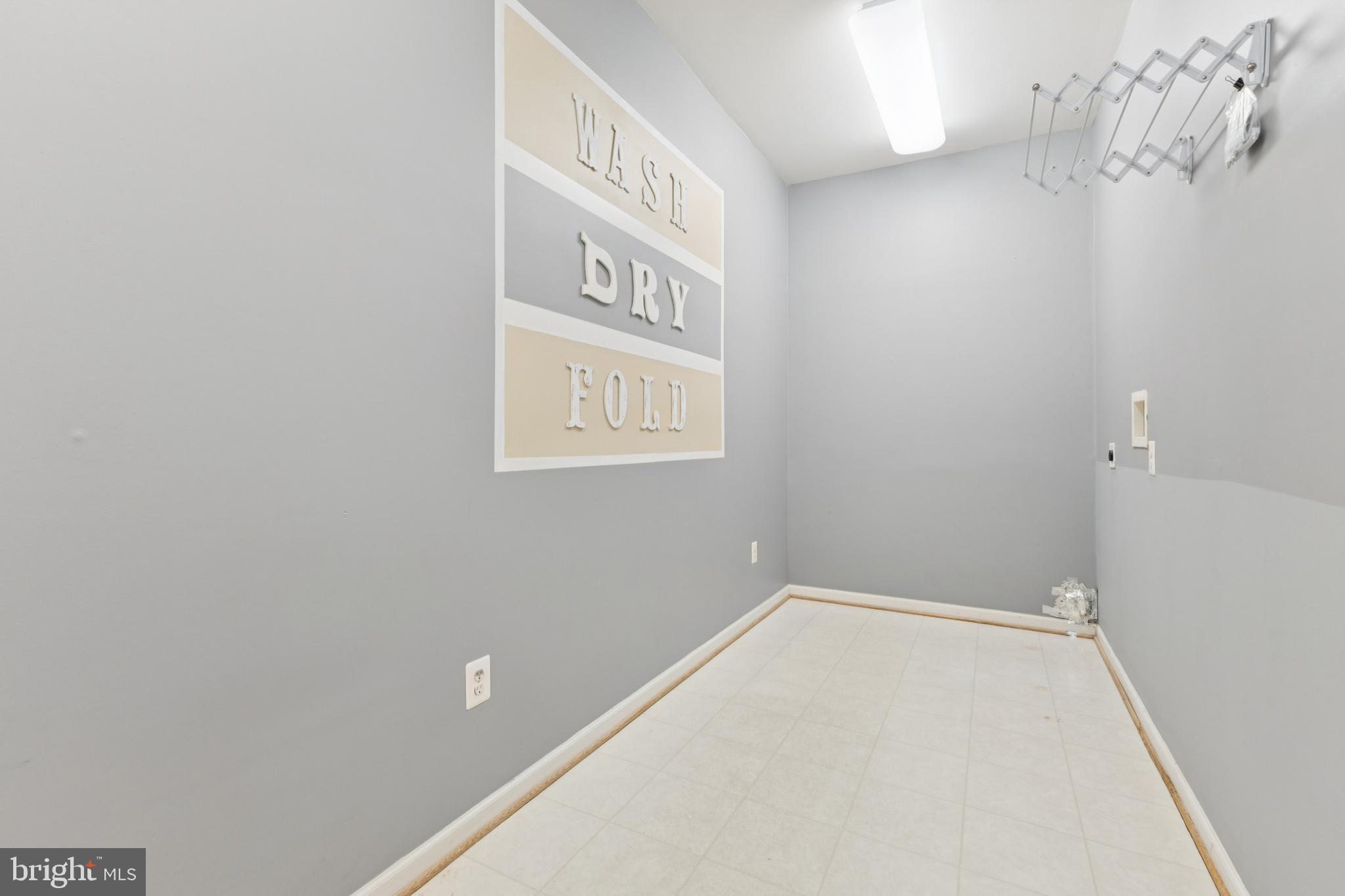 SIMMONS ACRES - Residential