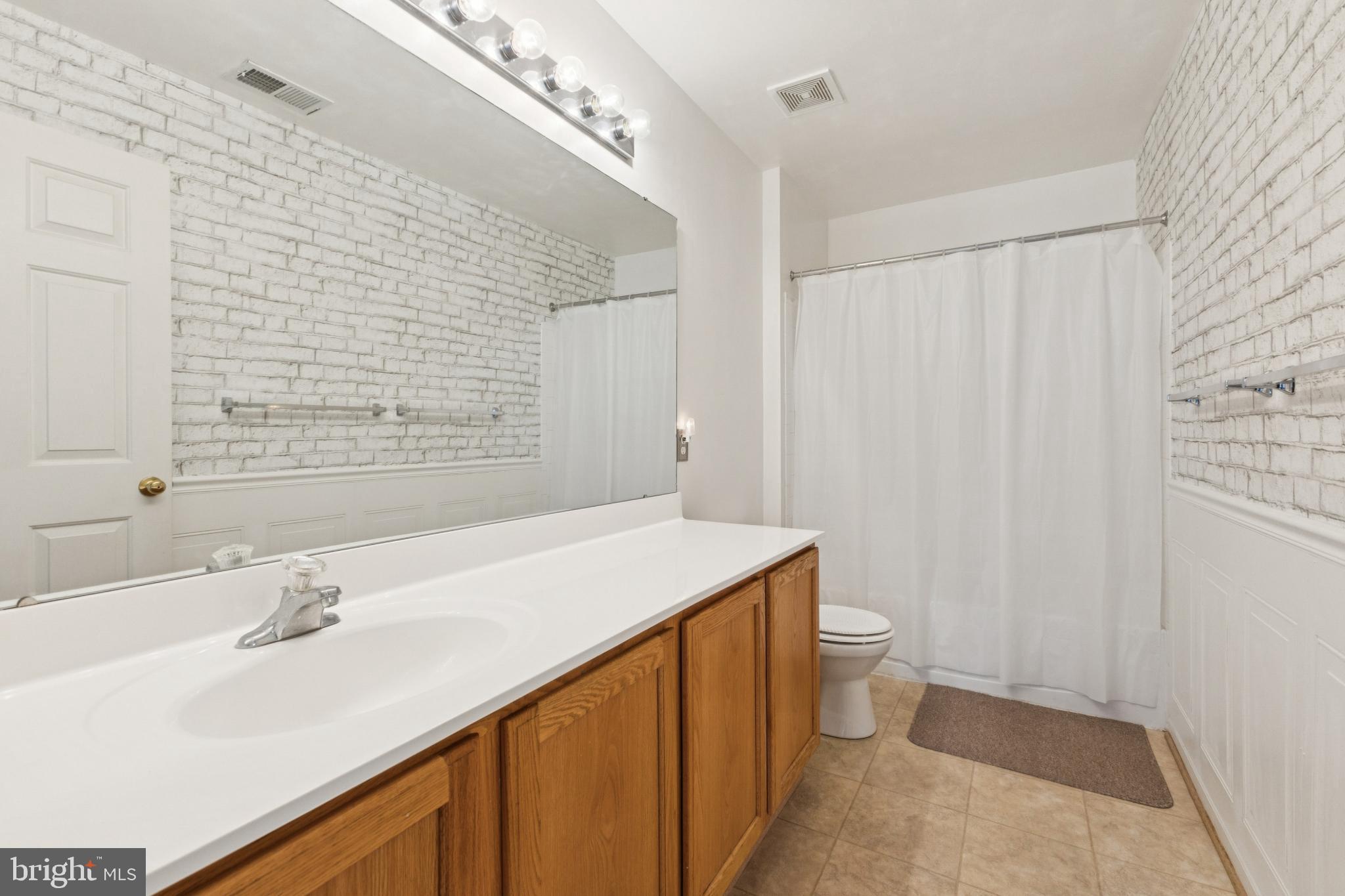 SIMMONS ACRES - Residential