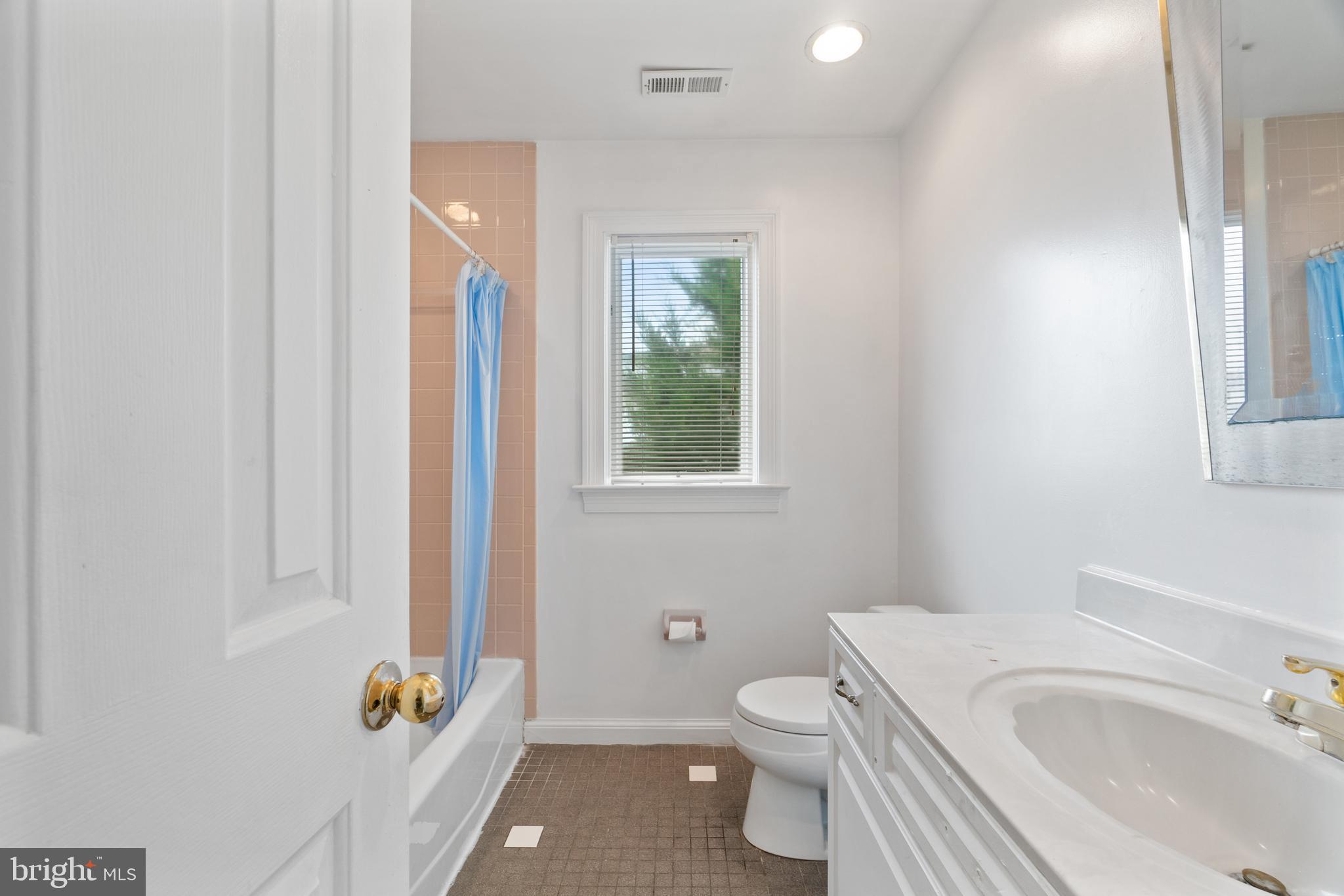 WILLOUGHBY BEACH - Residential Income