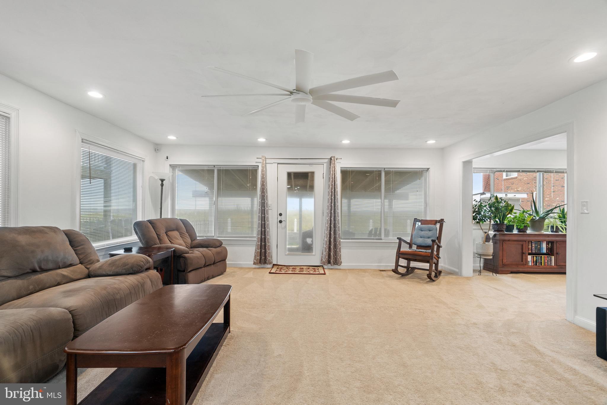 WILLOUGHBY BEACH - Residential Income