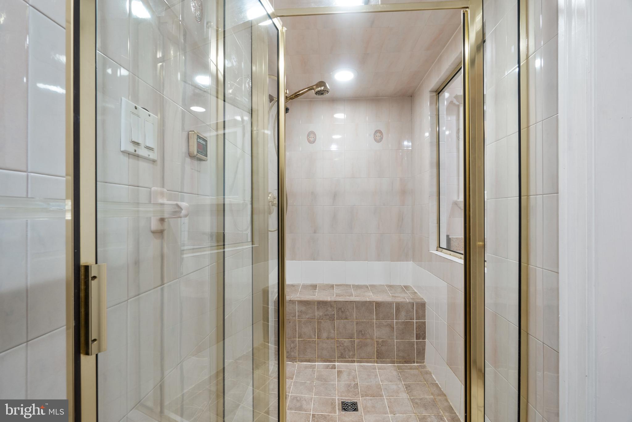 WILLOUGHBY BEACH - Residential Income