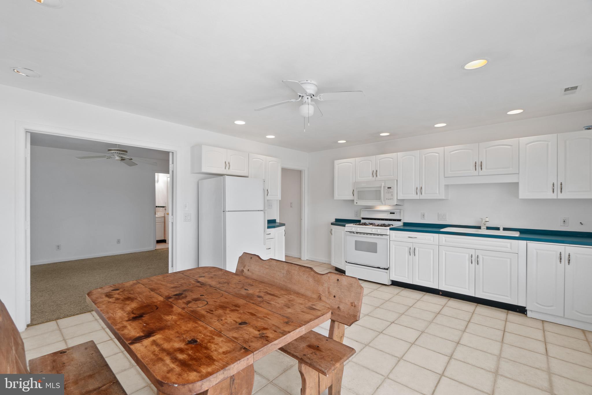 WILLOUGHBY BEACH - Residential Income