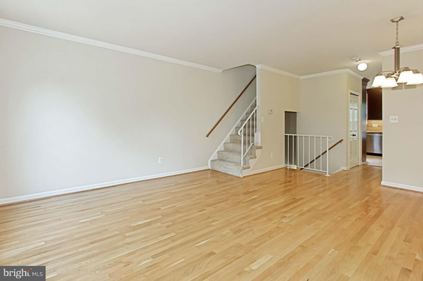 COLUMBIA SQUARE - Residential Lease