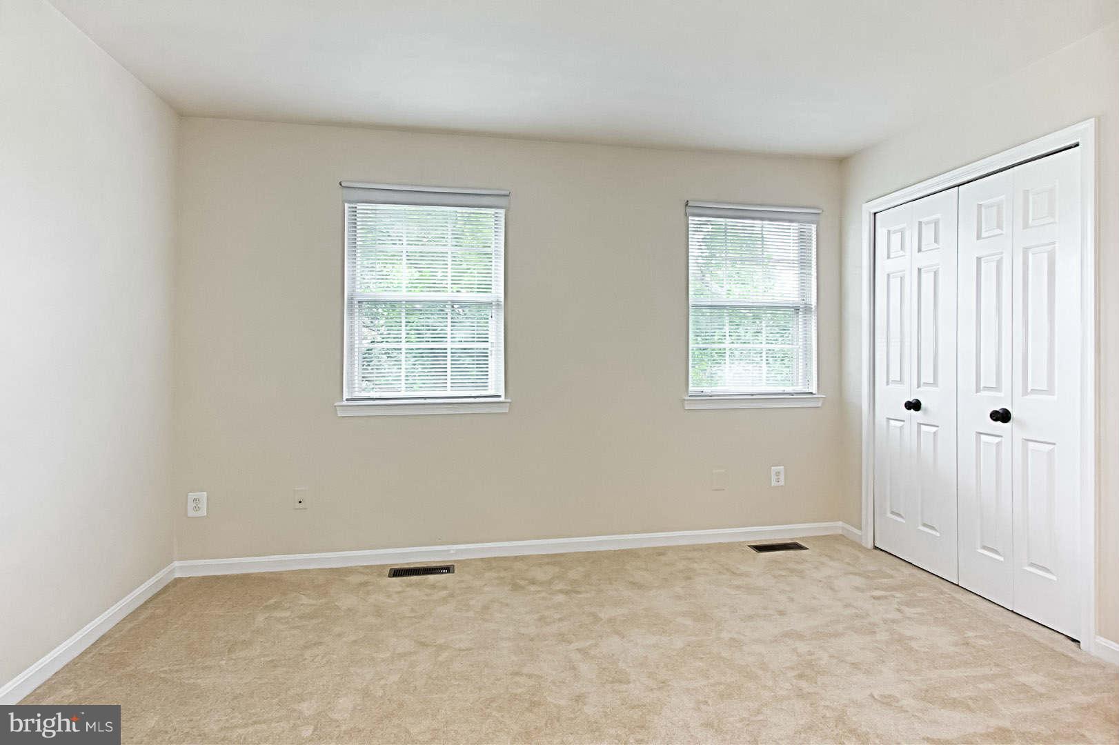 COLUMBIA SQUARE - Residential Lease