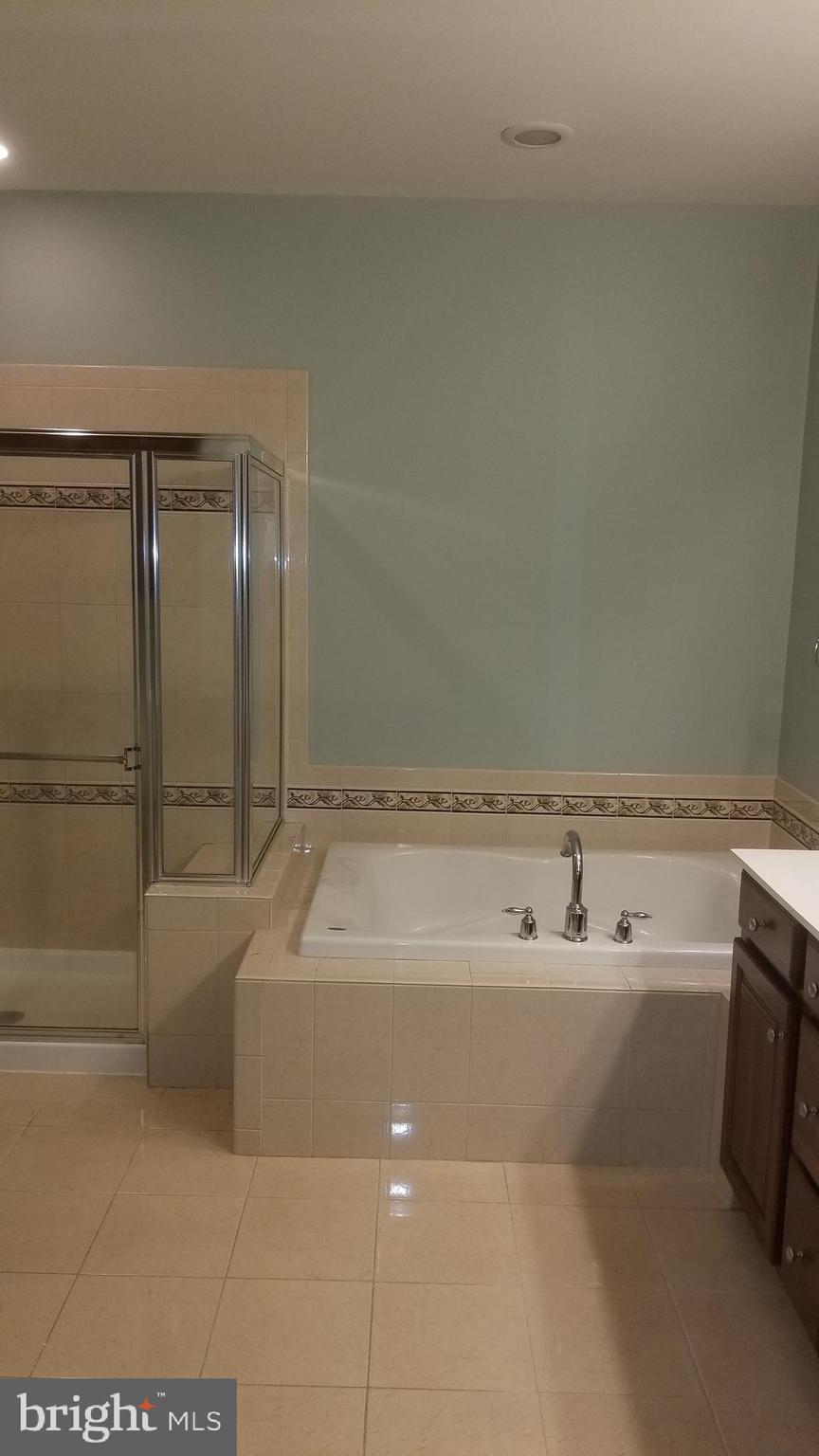 SOMERSET - Residential Lease