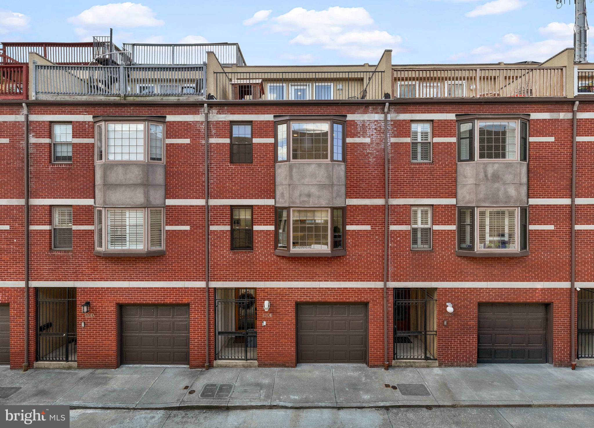 120 DICKINSON STREET E
