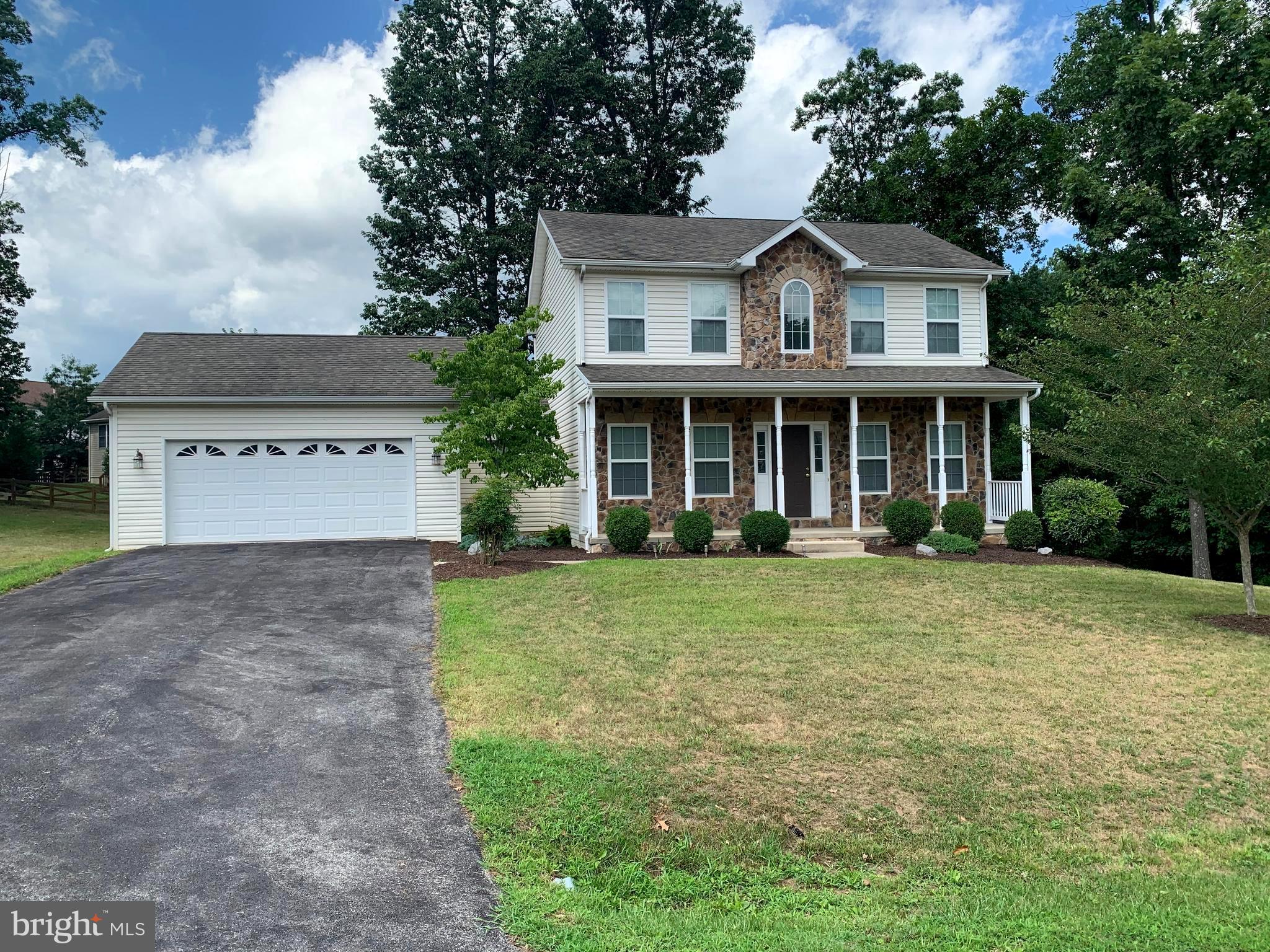 MIDDLE CREEK MANOR - Residential