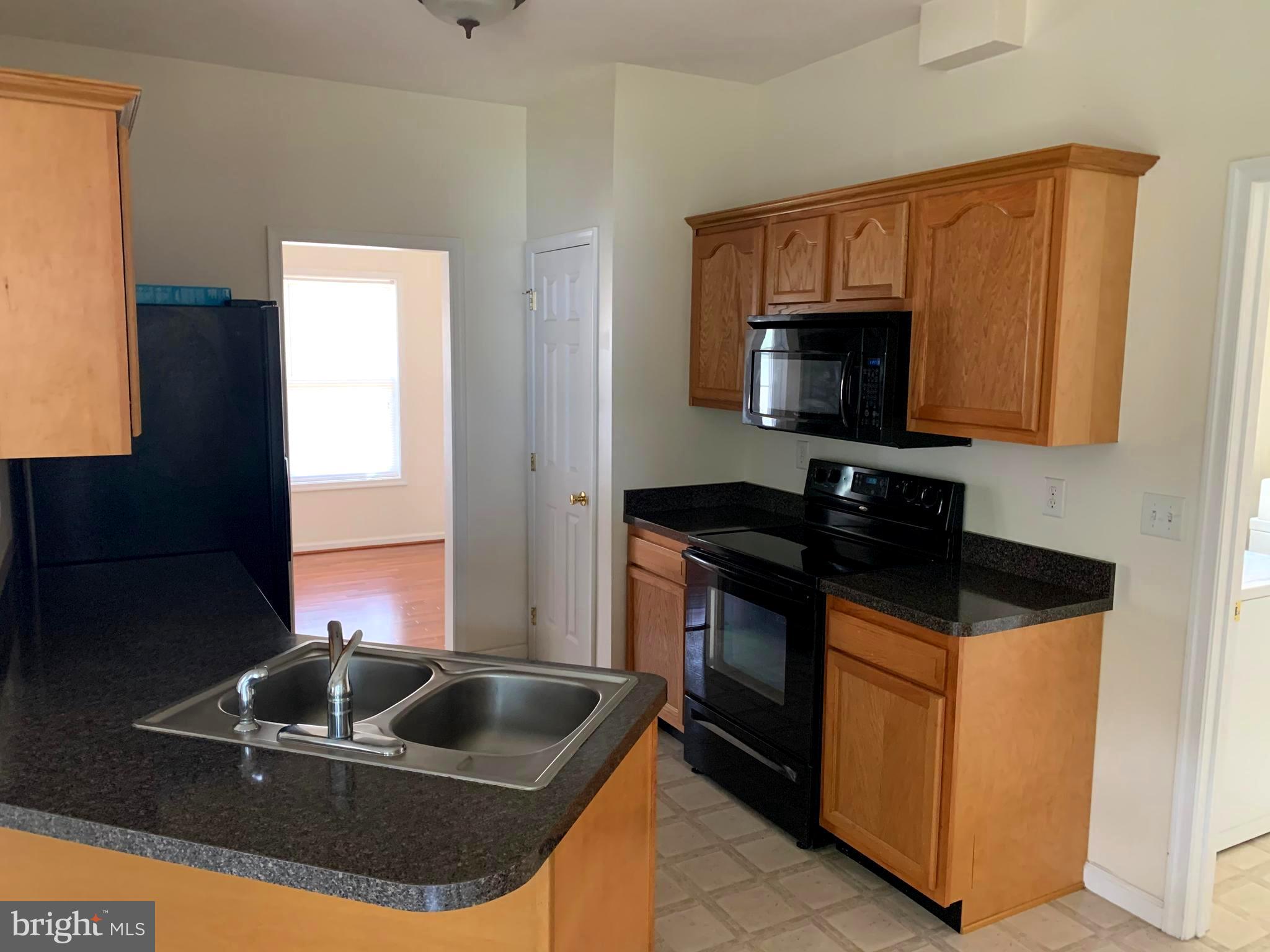 MIDDLE CREEK MANOR - Residential