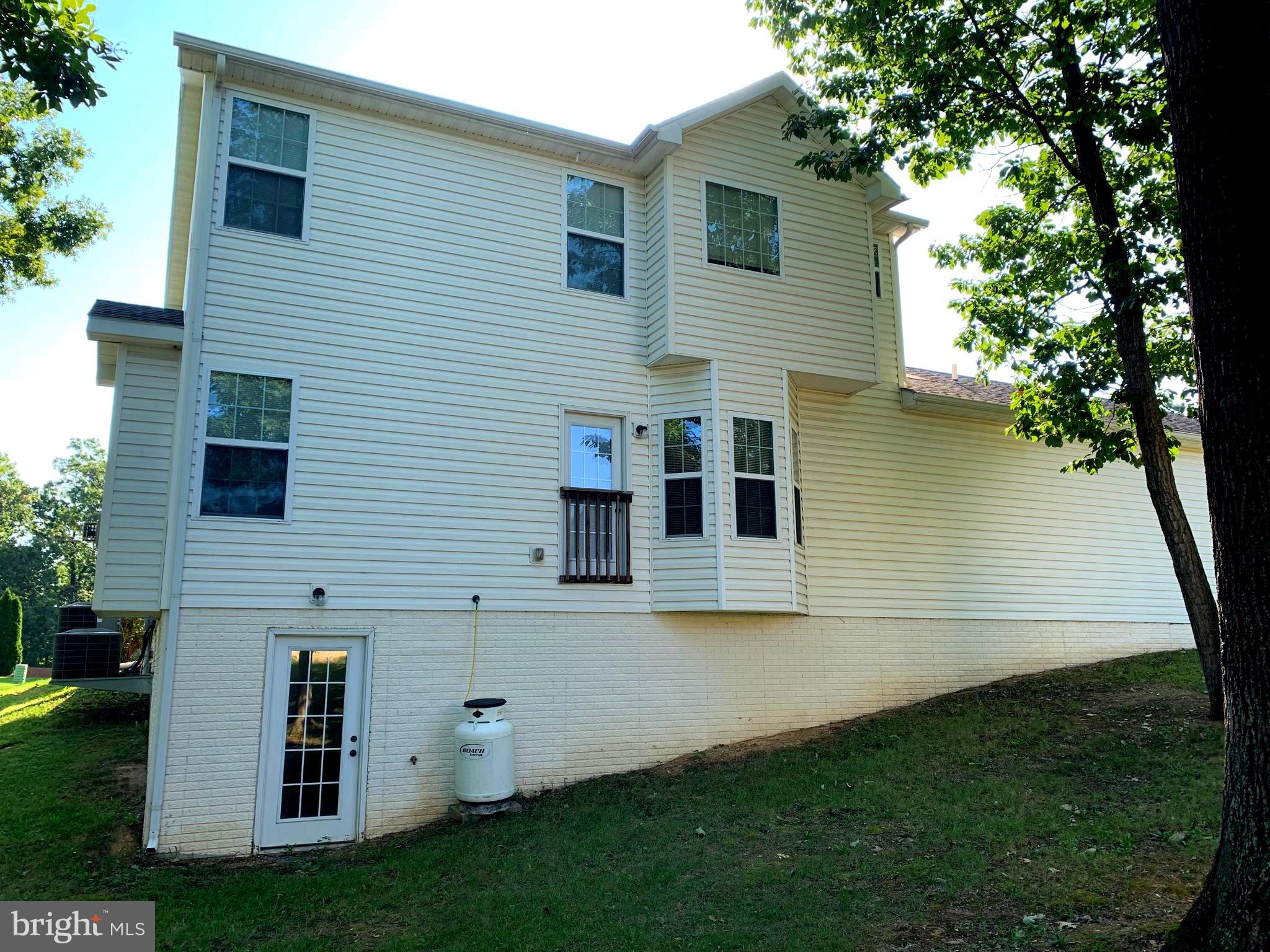 MIDDLE CREEK MANOR - Residential