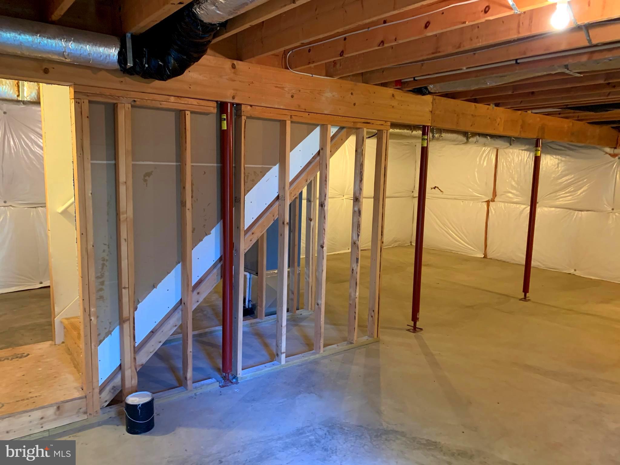 MIDDLE CREEK MANOR - Residential