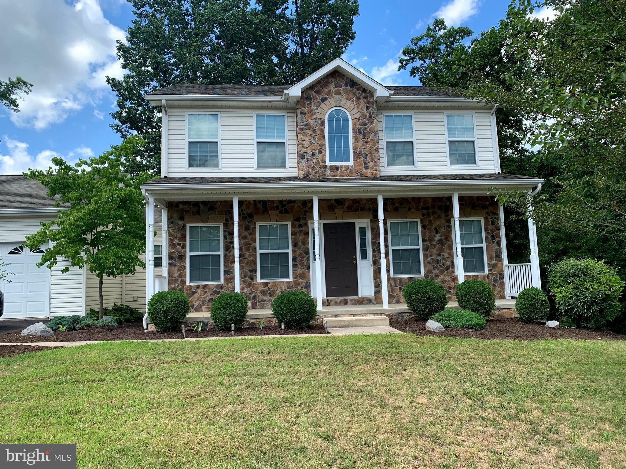 MIDDLE CREEK MANOR - Residential