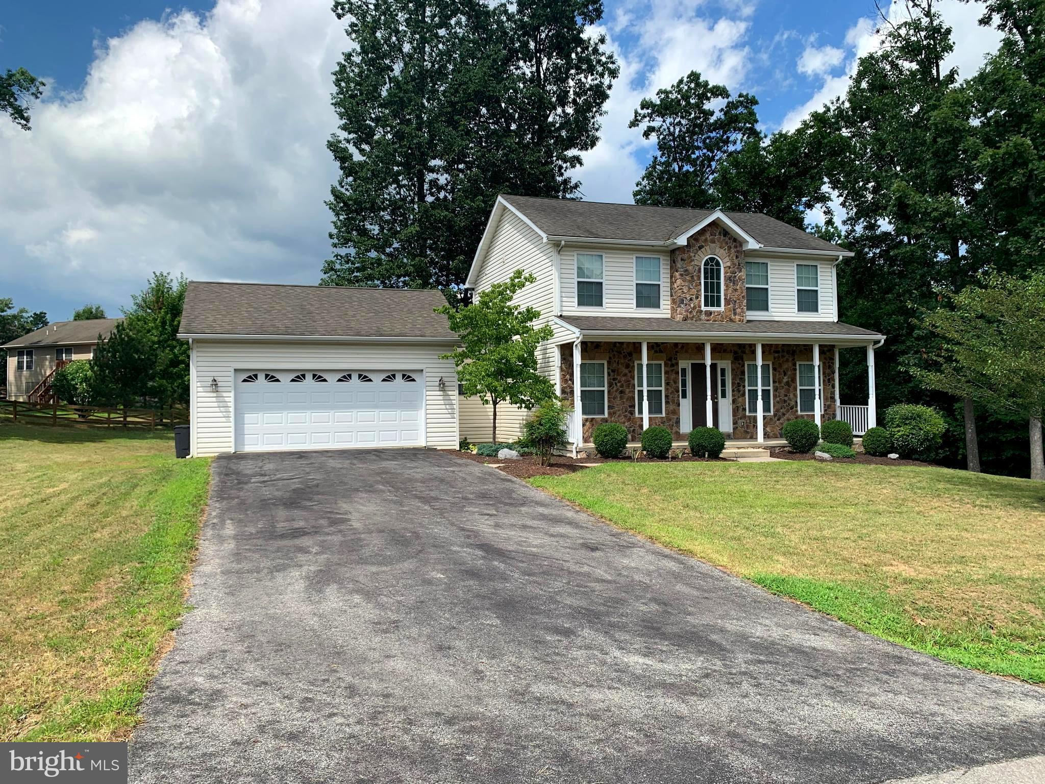 MIDDLE CREEK MANOR - Residential