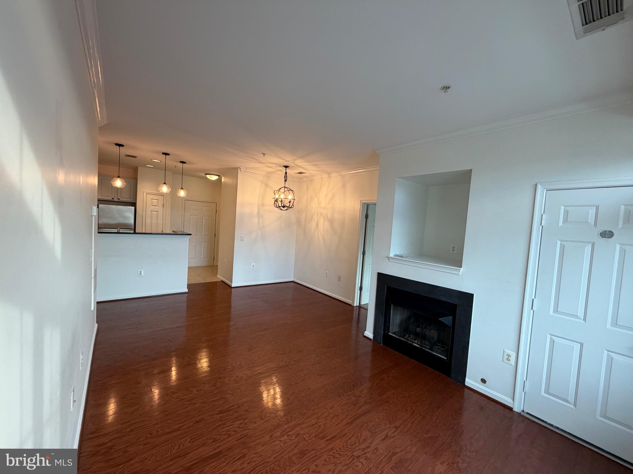 THE GROVE AT ARLINGTON - Residential