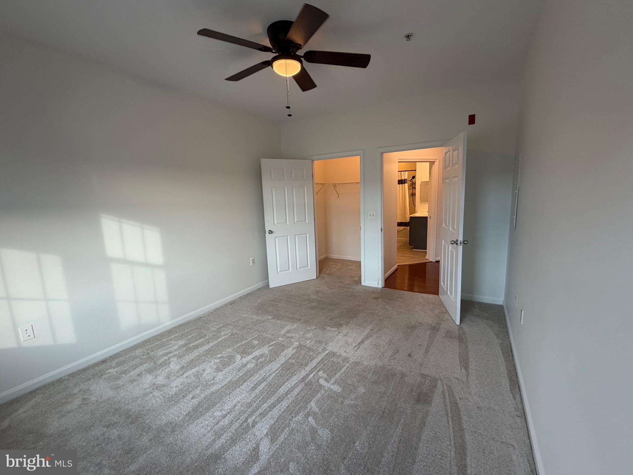 THE GROVE AT ARLINGTON - Residential