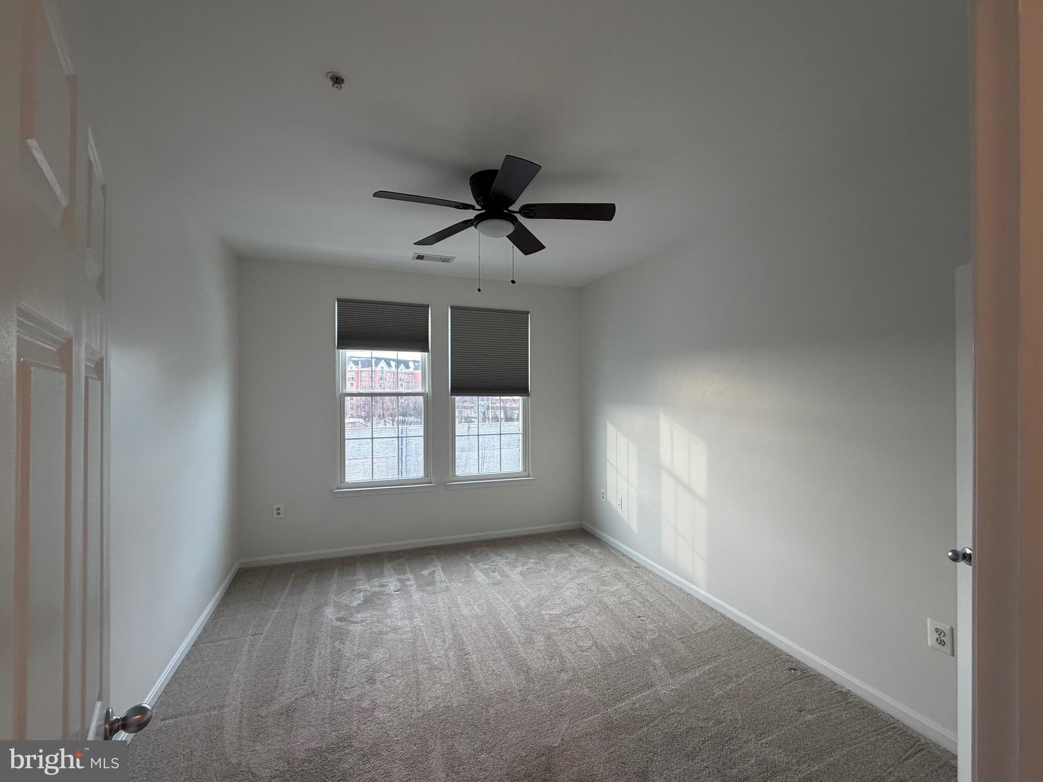 THE GROVE AT ARLINGTON - Residential