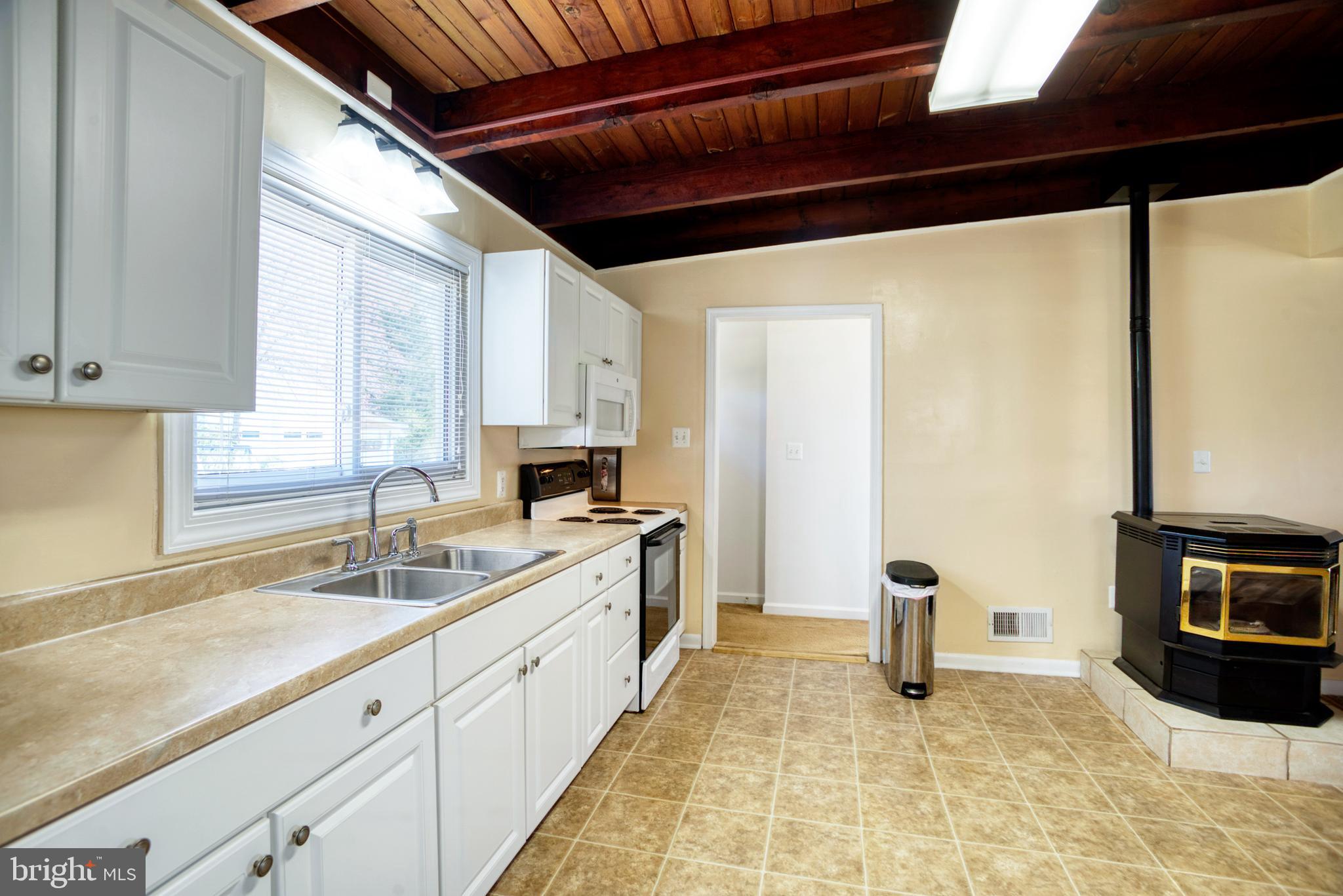 SOUTH HAMPTON VILLAGE SU - Residential