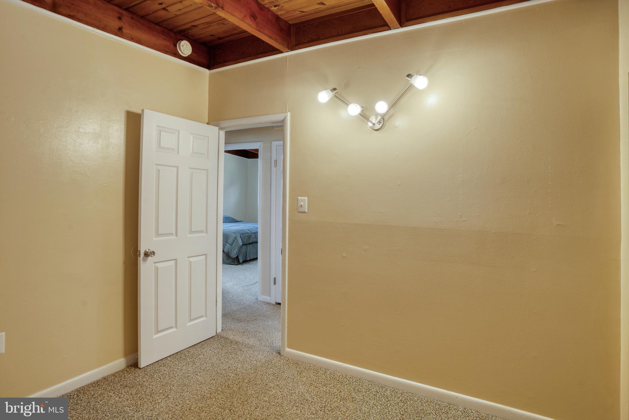 SOUTH HAMPTON VILLAGE SU - Residential