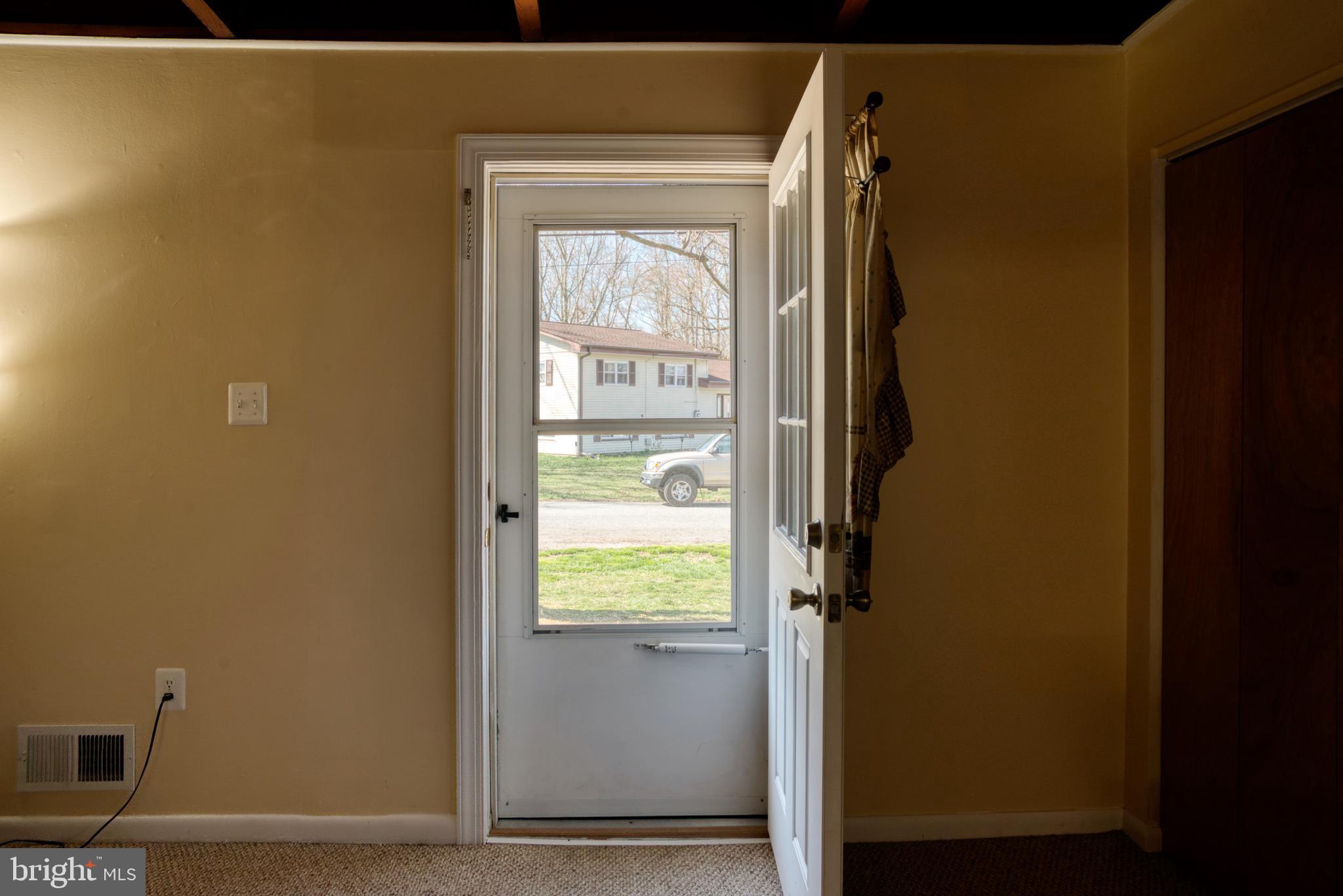 SOUTH HAMPTON VILLAGE SU - Residential