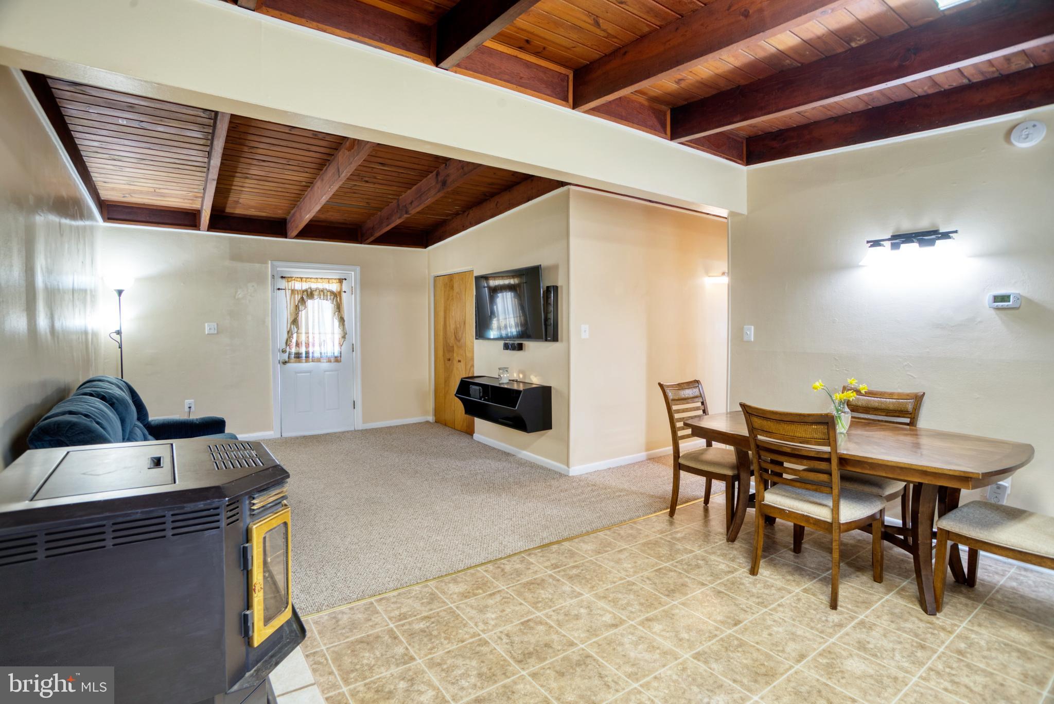 SOUTH HAMPTON VILLAGE SU - Residential