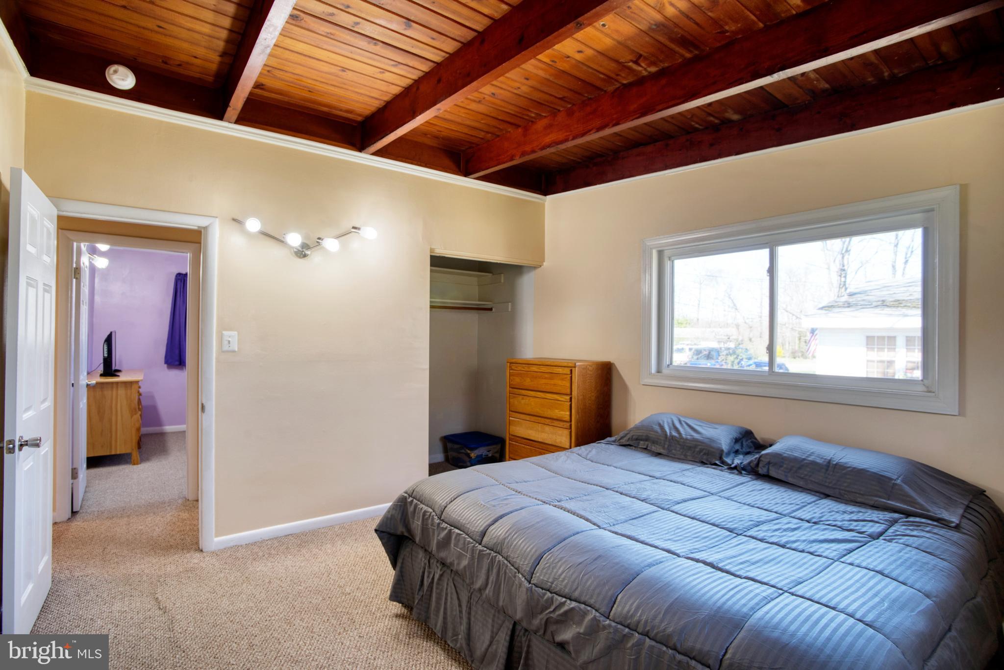 SOUTH HAMPTON VILLAGE SU - Residential