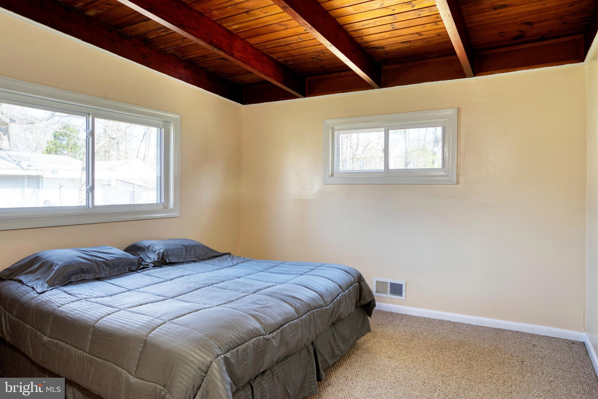 SOUTH HAMPTON VILLAGE SU - Residential