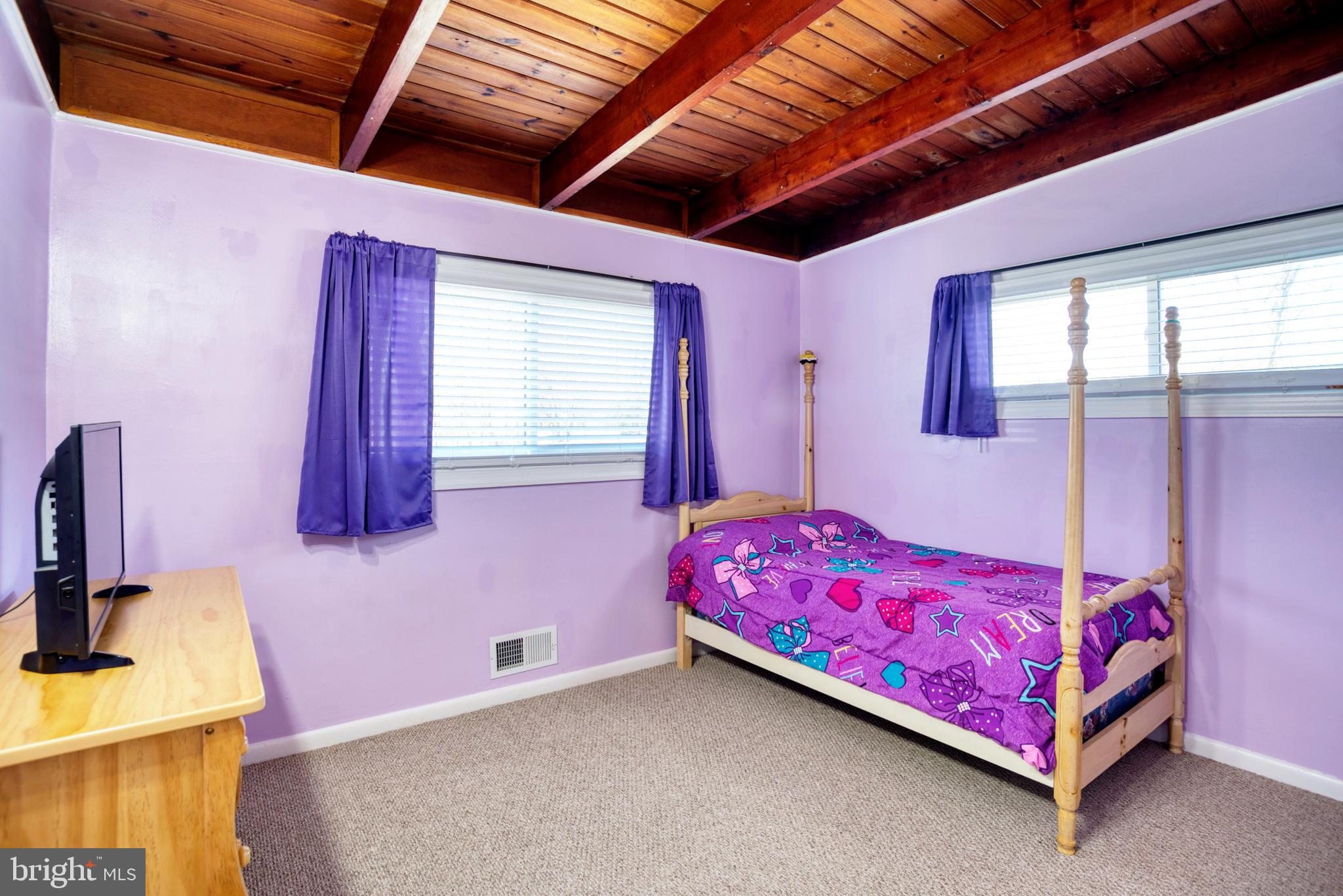 SOUTH HAMPTON VILLAGE SU - Residential